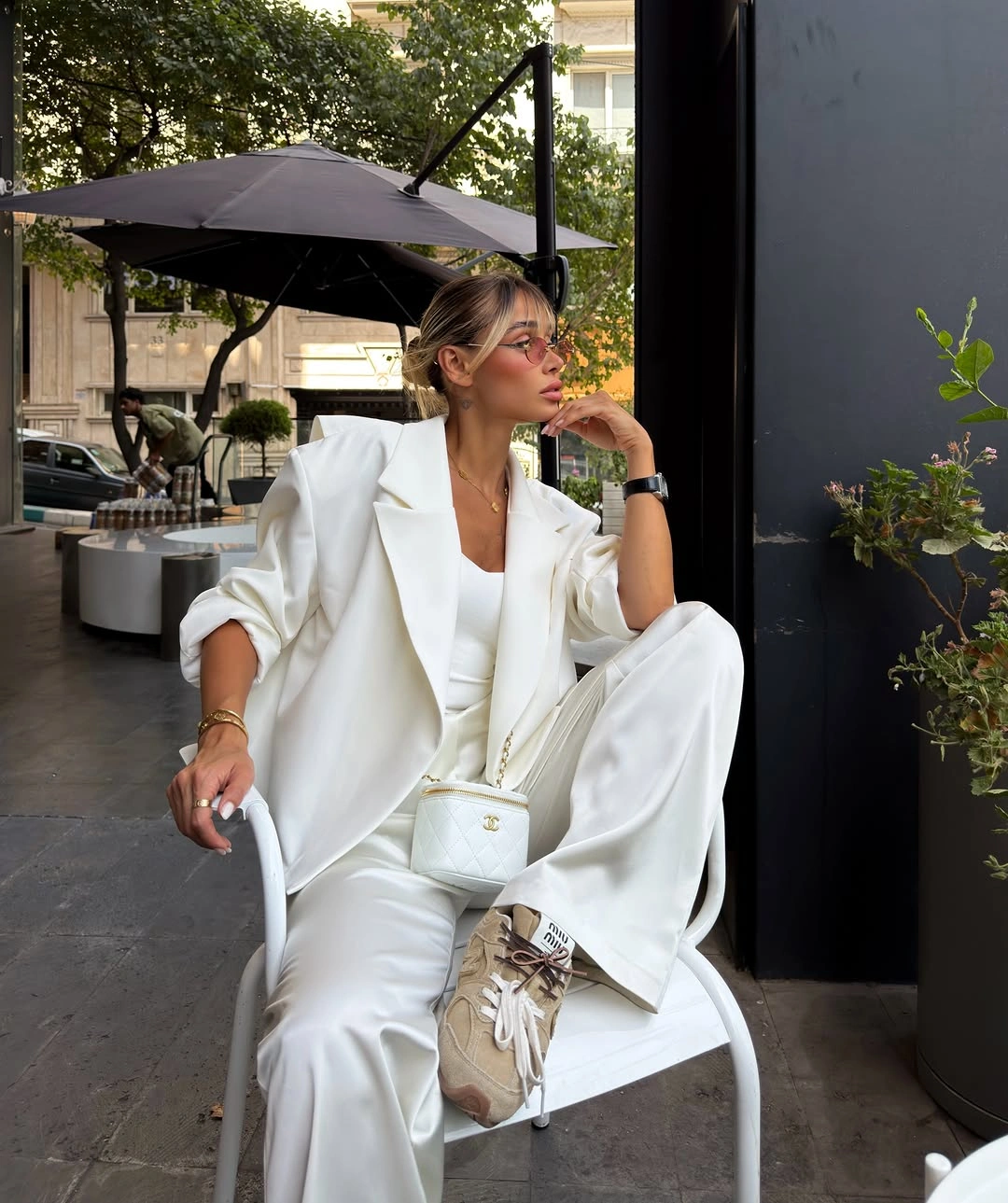 september outfits ideas 2026 Monochrome White Tailoring With Sneakers