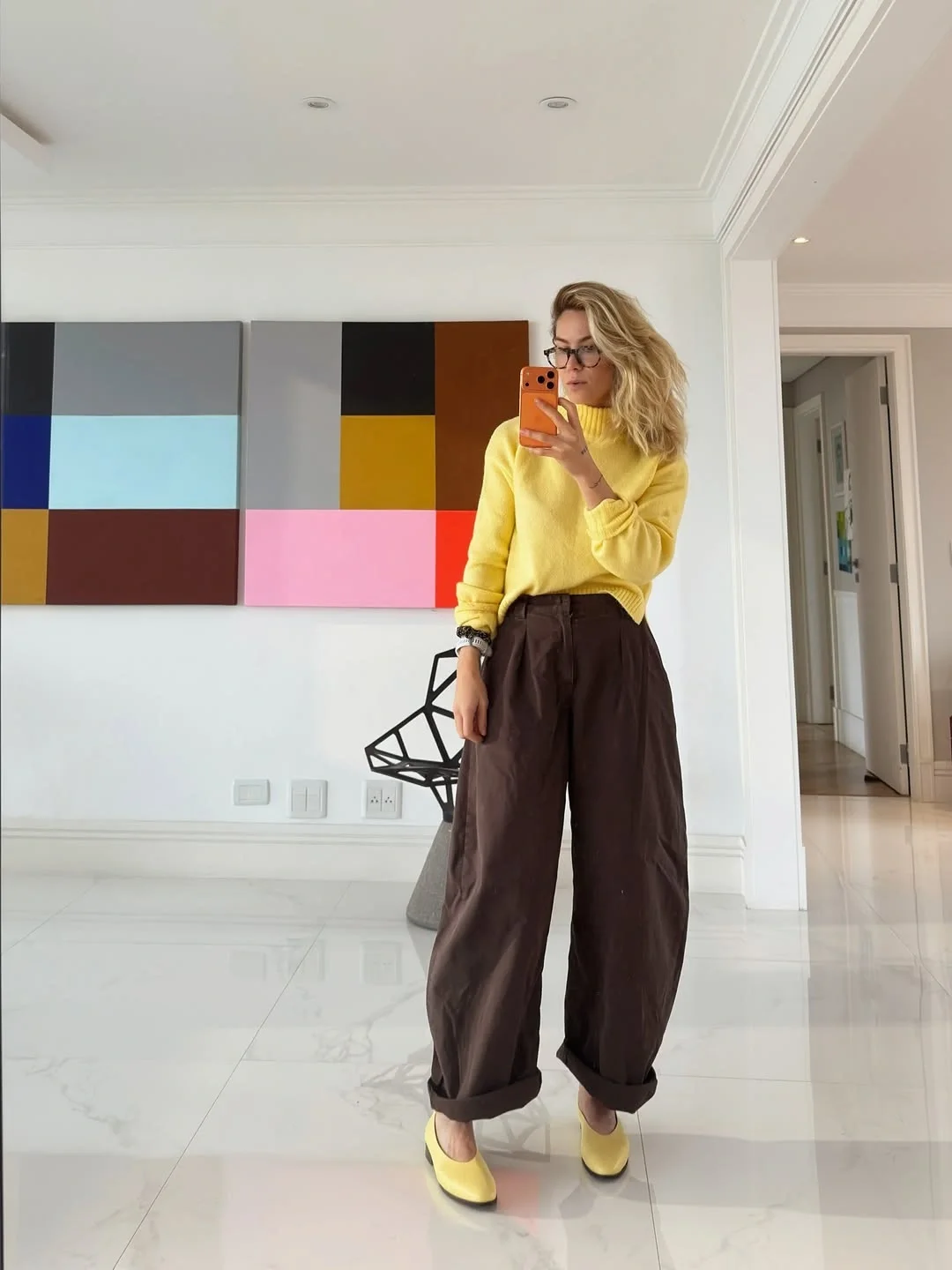 Trendy Outfits Ideas for August 2026 Sunny Yellow Meets Rich Chocolate Brown
