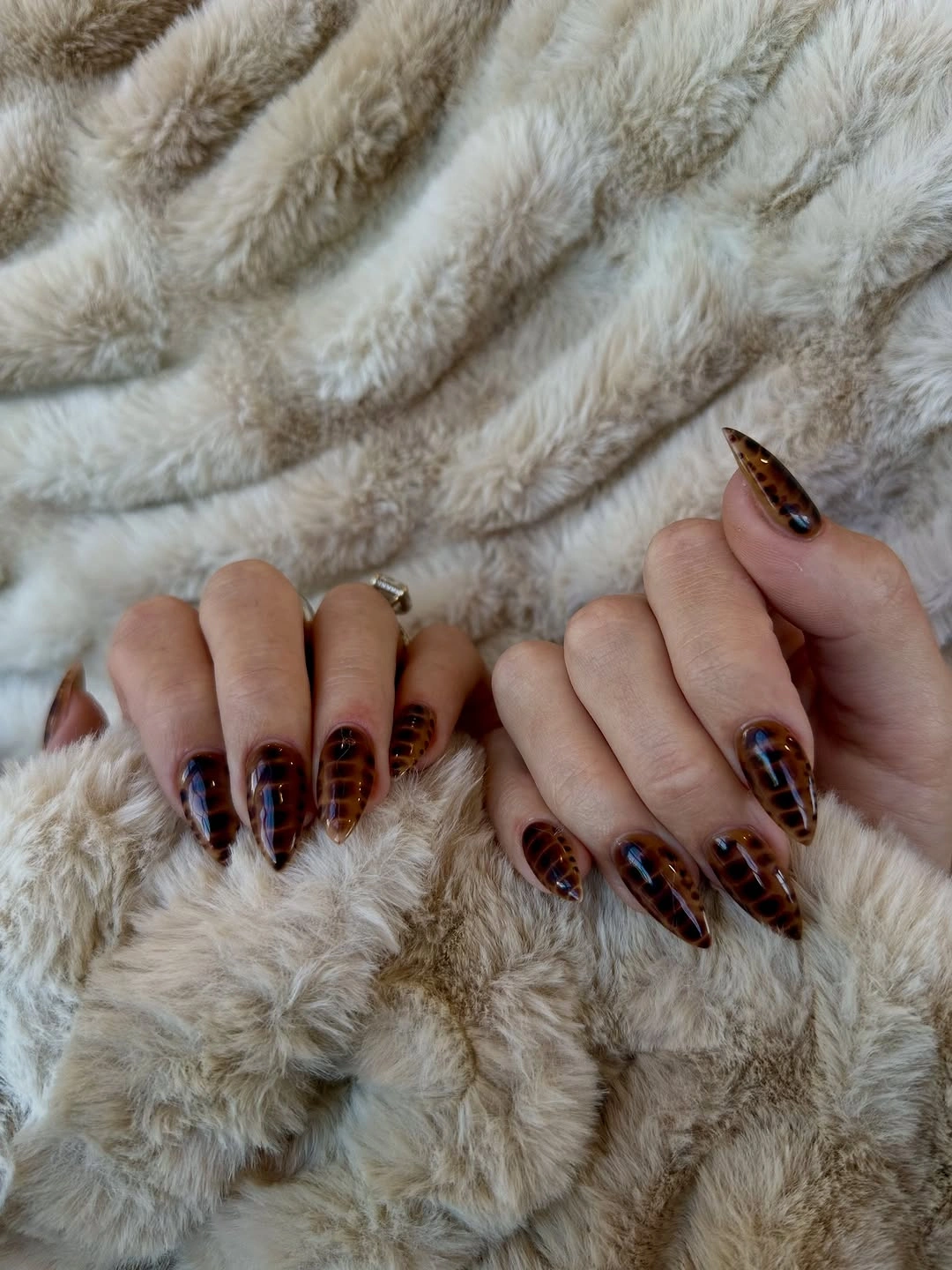 autumn nails color Chocolate Tortoiseshell Nails With A Cozy Finish