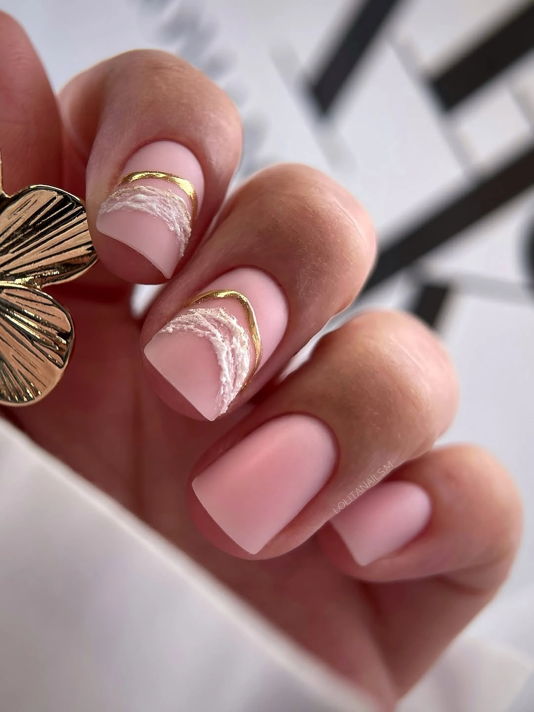 fall dip nails 2026 Blush Pink and Gold Texture Nails