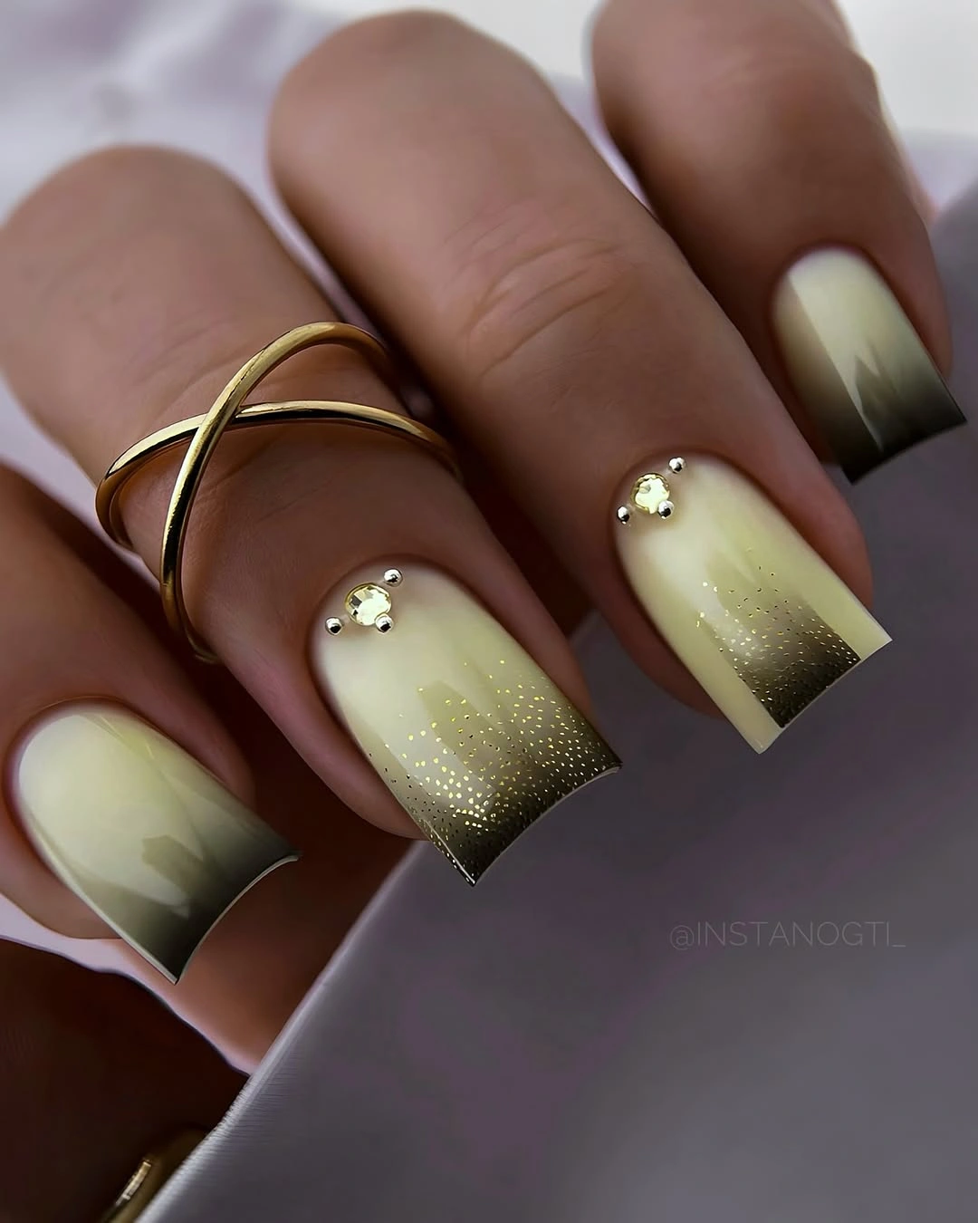 fall gel nails ideas 2026 Soft Olive Gold Gradient Nails