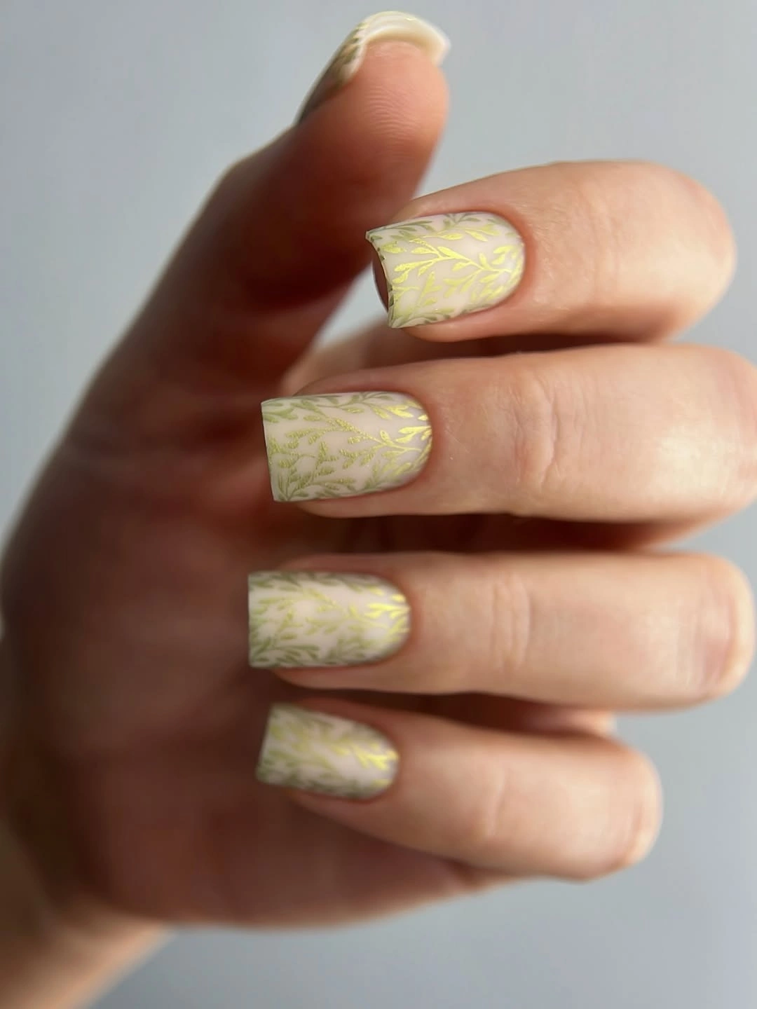 fall nail art ideas 2026 Soft Botanical Gold on Short Nails