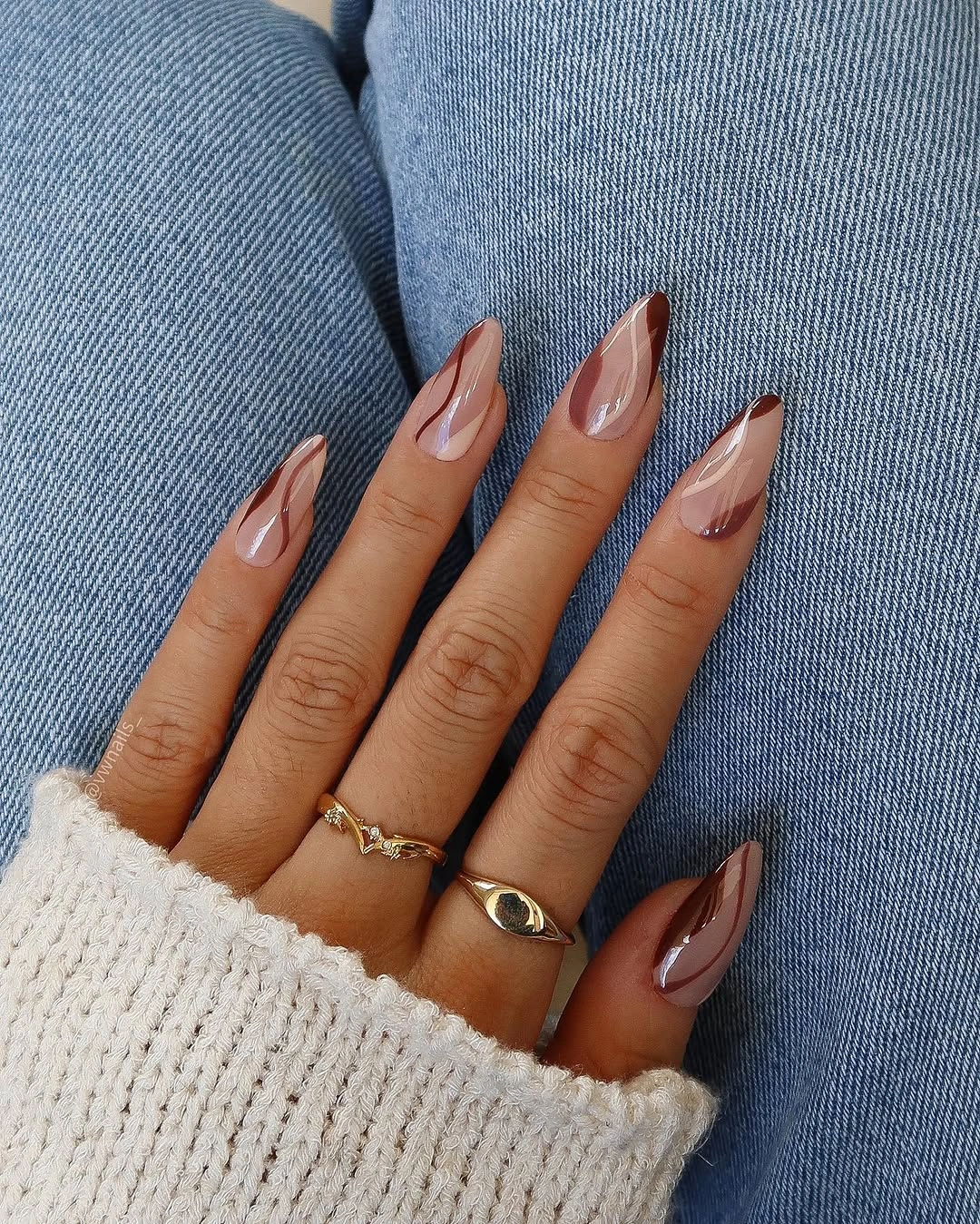 fall nails colors for dark skin Glossy Mocha Swirls On Almond Nails