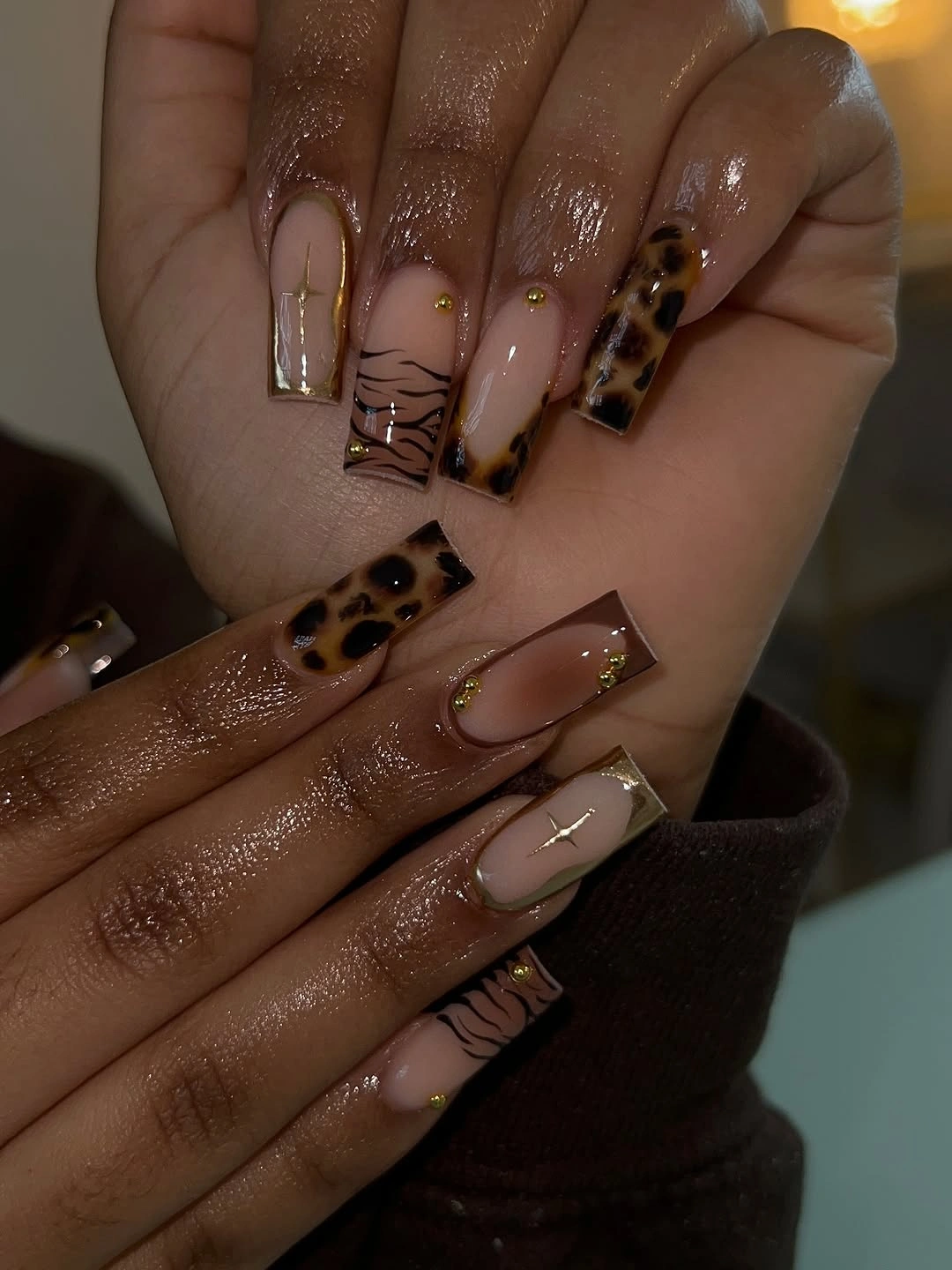 fall nails colors for dark skin Tortoiseshell And Tiger Details With Olive Green