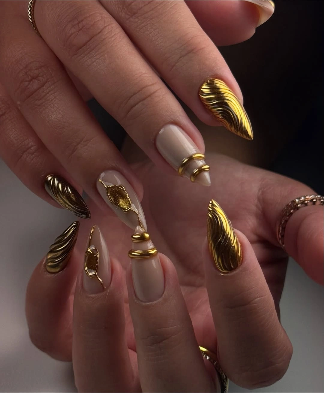 fall nails for brown skin tone Golden Sculptural Nails With Rich Metallic Texture