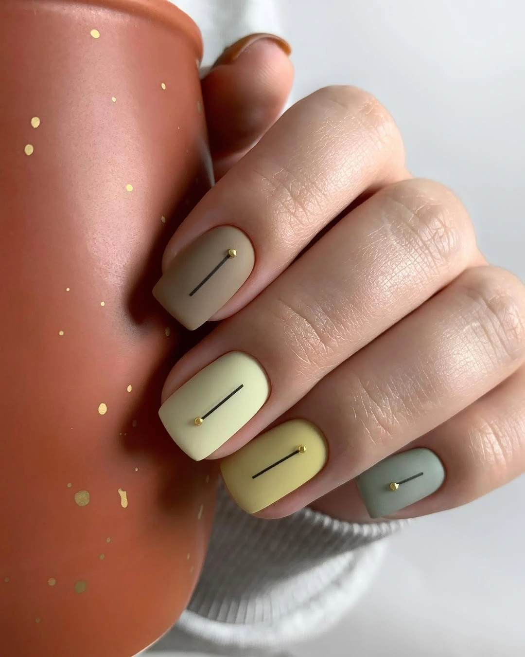 fall nails for medium skin tone Muted Pastel Minimalist Fall Nails