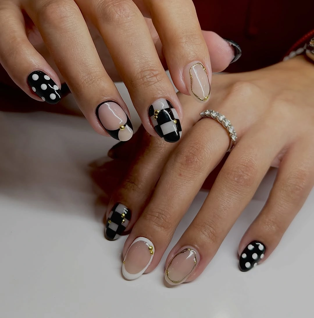 fall nails for pale skin 2026 Black and White Polka Dot Fall Nails