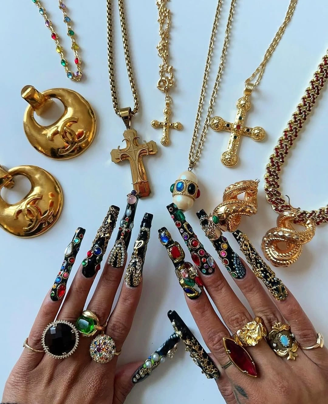 Fall nails for tan skin tone maximalist black jewel nails