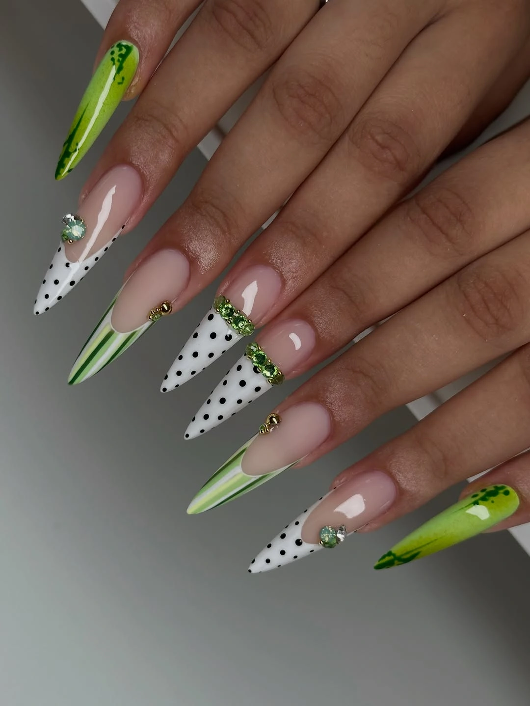 Fall nails for tan skin tone green polka dot statement nails