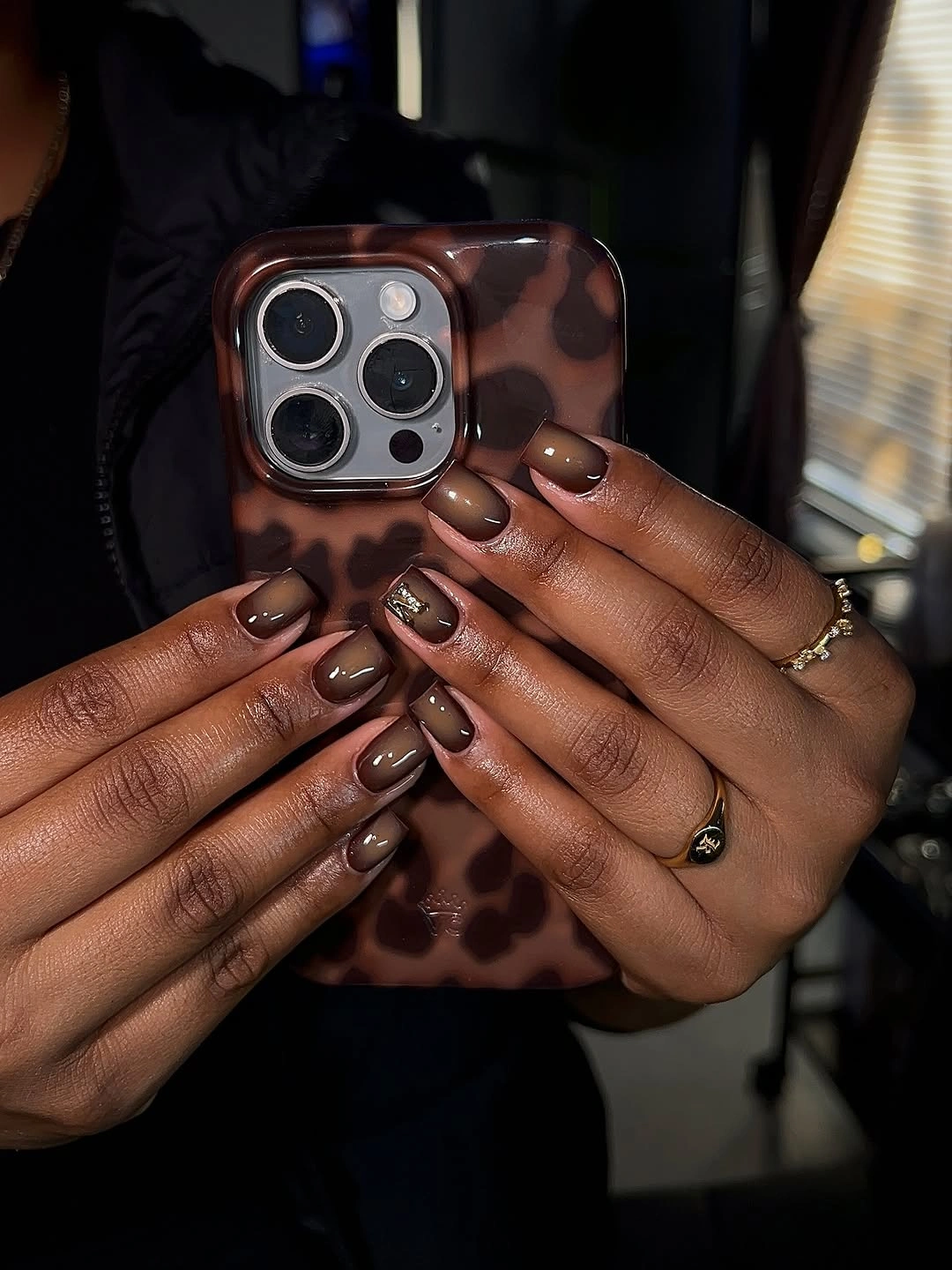 Fall nails for tan skin tone short mocha brown manicure
