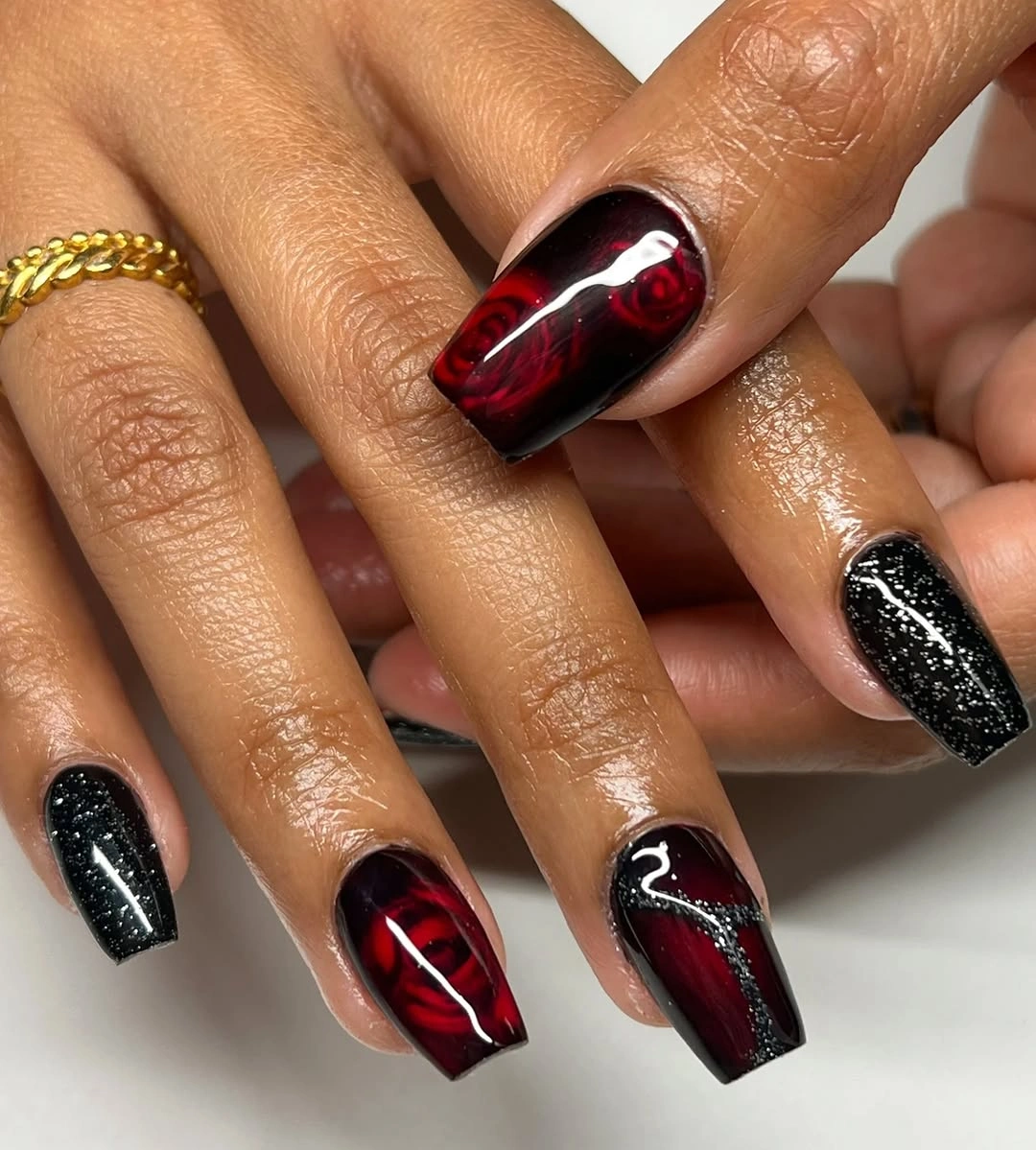 fall short coffin nails designs Black And Deep Red Magnetic Fall Glam