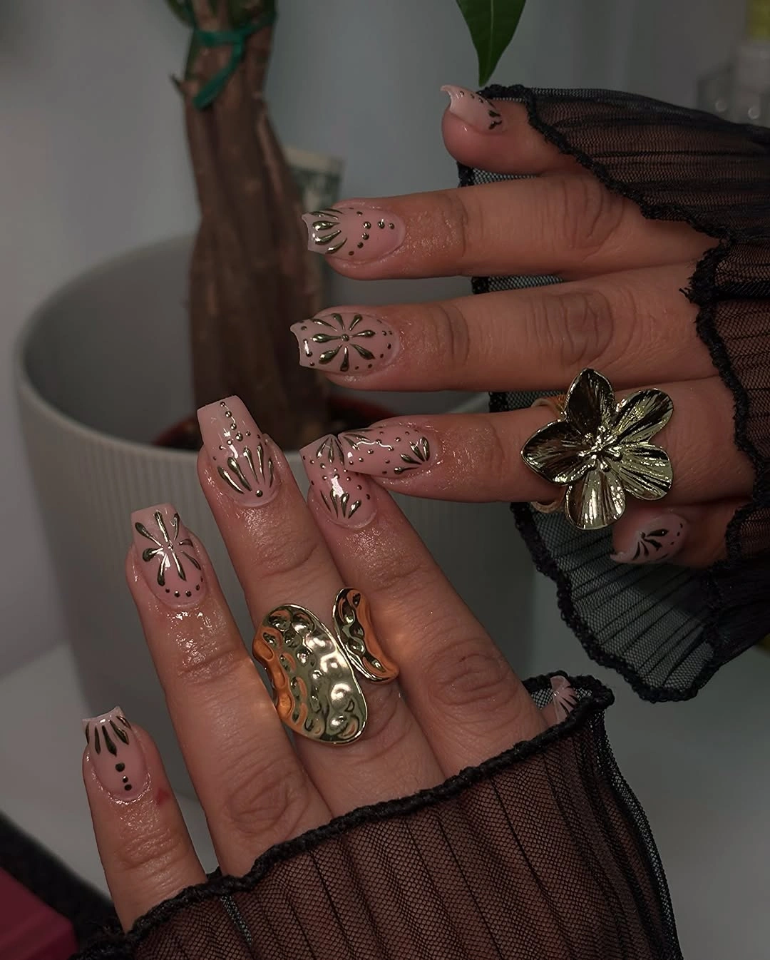 fall short coffin nails designs Soft Pink With Metallic Floral Details