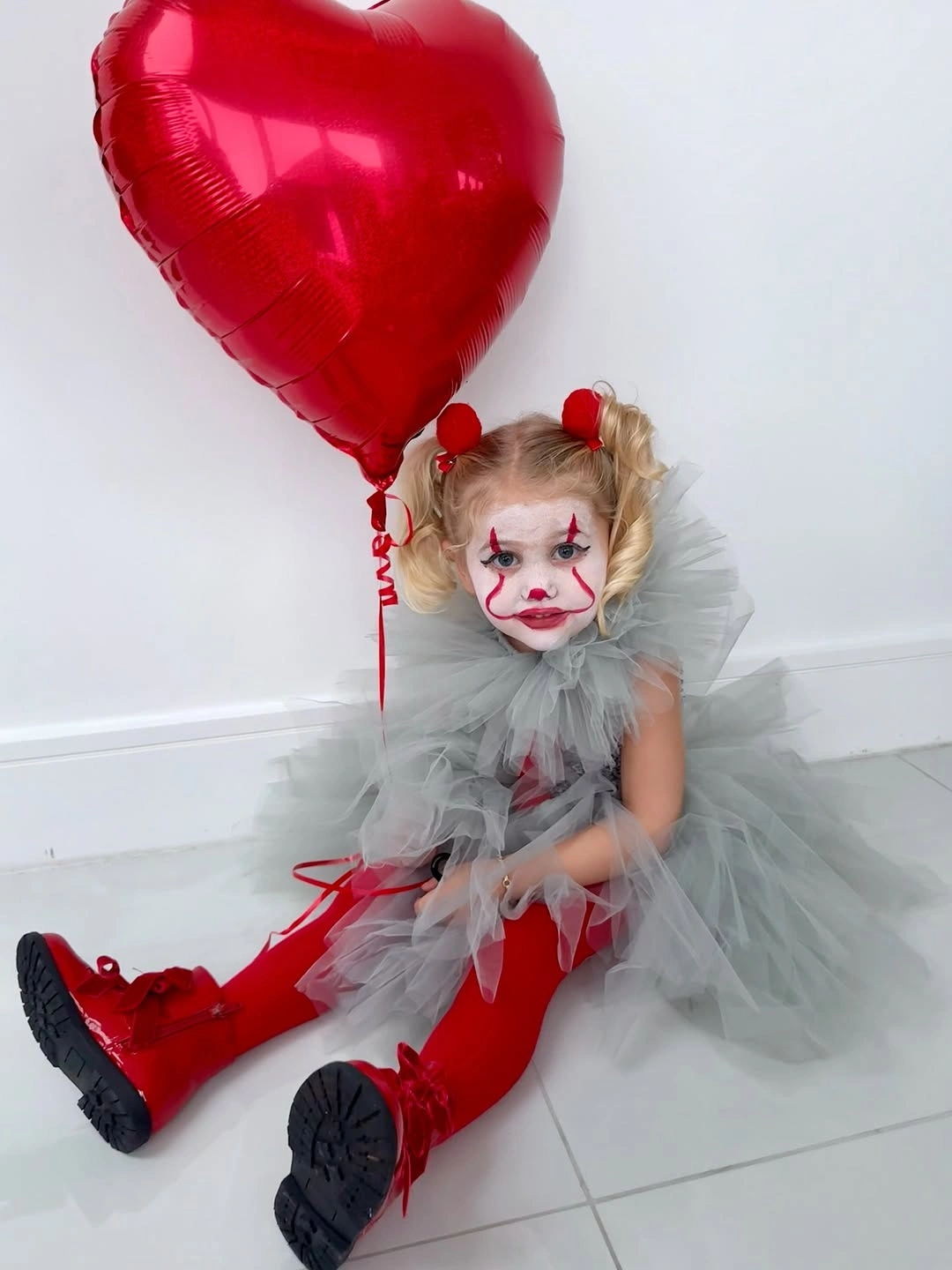 halloween costume for kids 2026 Red and Gray Pennywise Costume