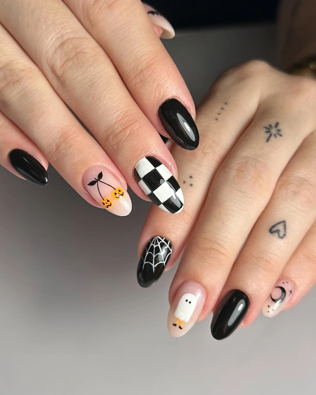 halloween nail art 2026 Black and White Halloween Mix
