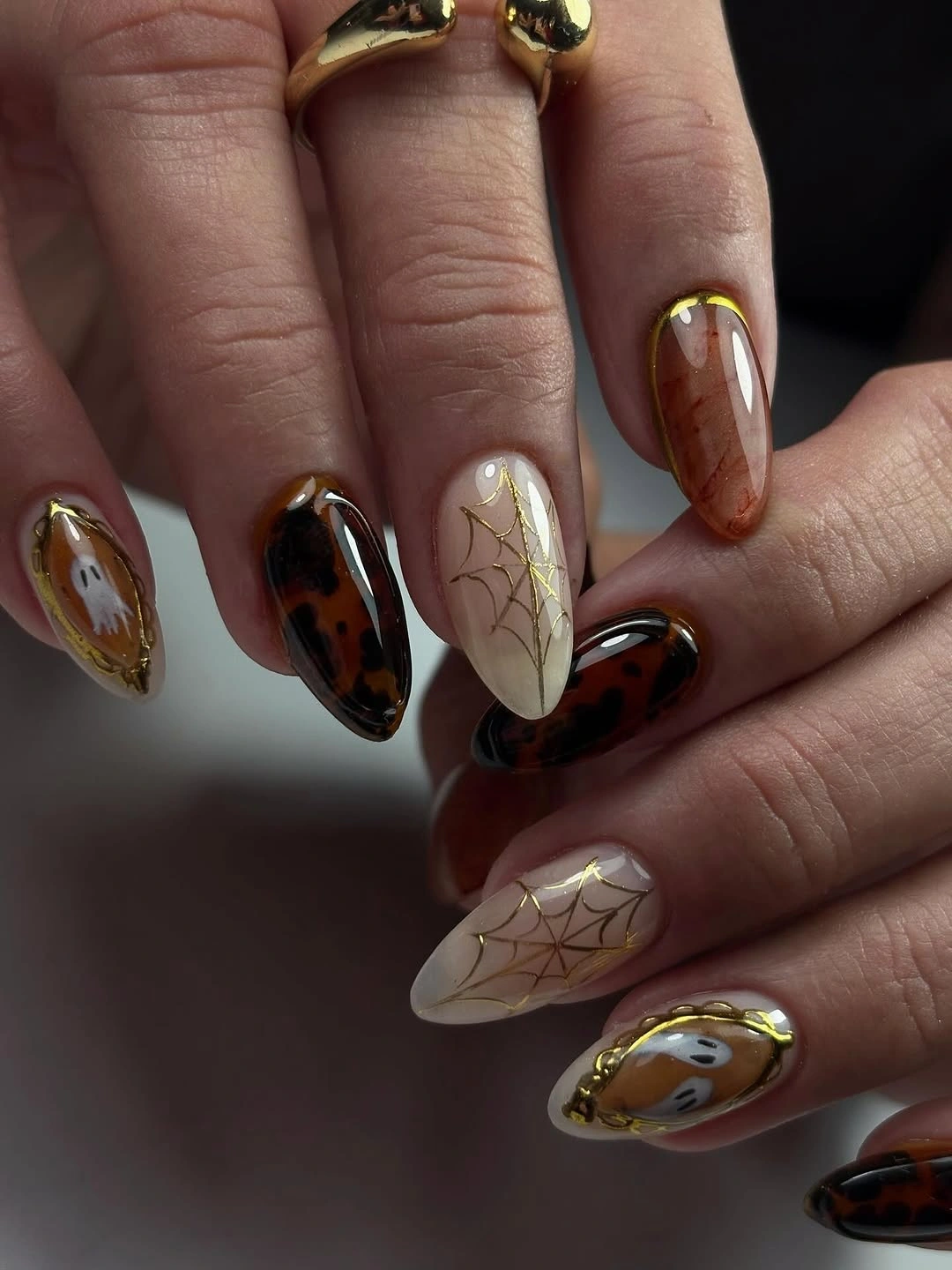 halloween nails designs 2026 Golden Ghost and Tortoiseshell Nails