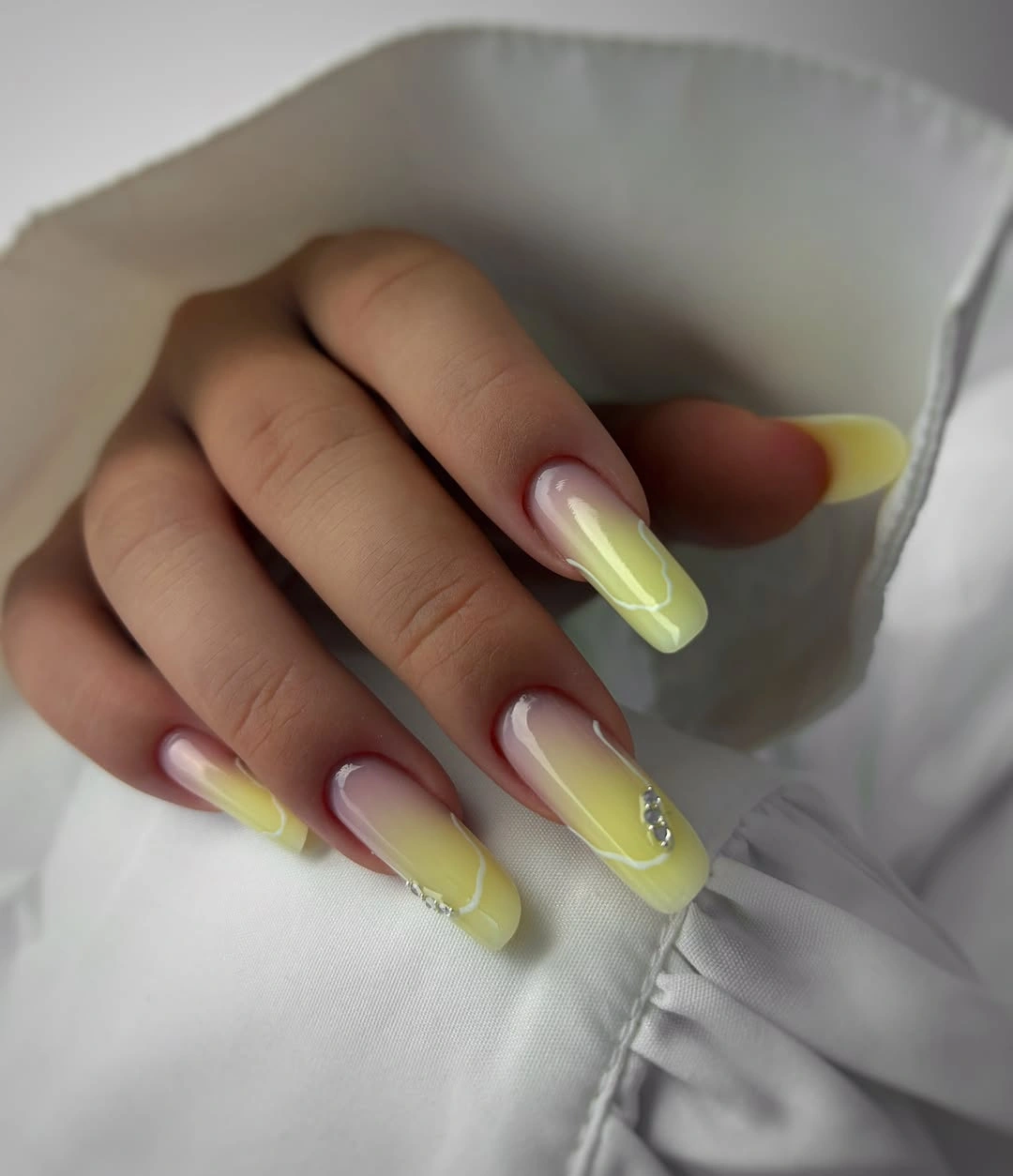 october nails design 2026 Soft Yellow Square Ombre