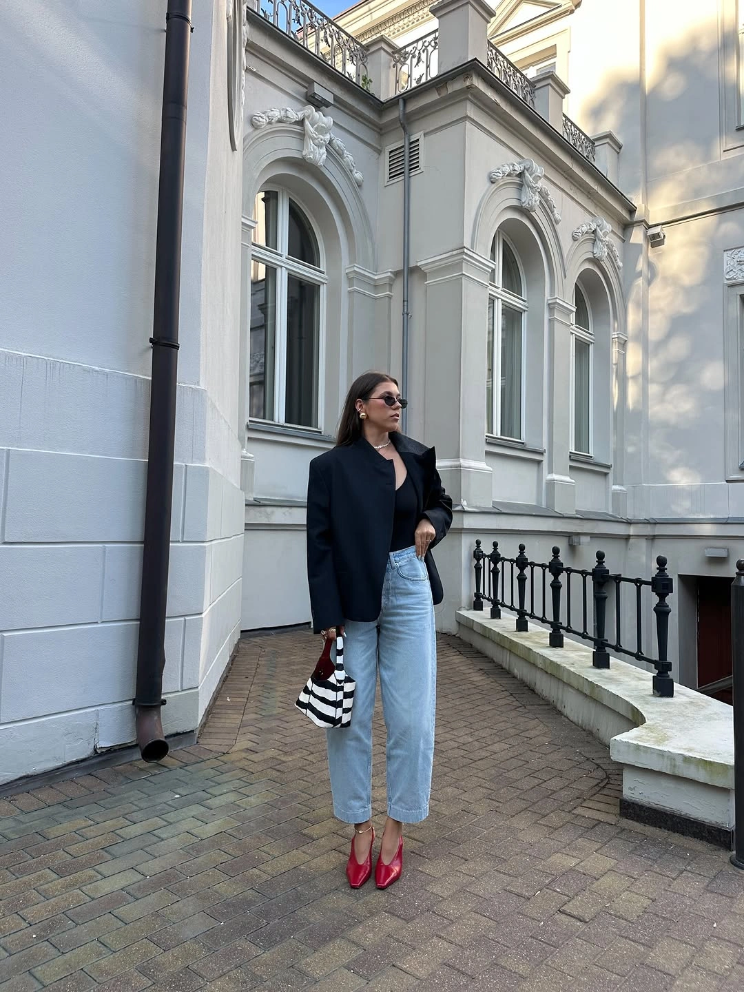september fashion trends 2026 Black Blazer Red Shoes Outfit