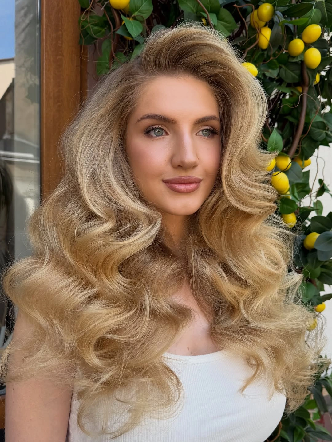 september hair colour trends 2026 Golden Bronde Waves For A Warm Autumn Glow