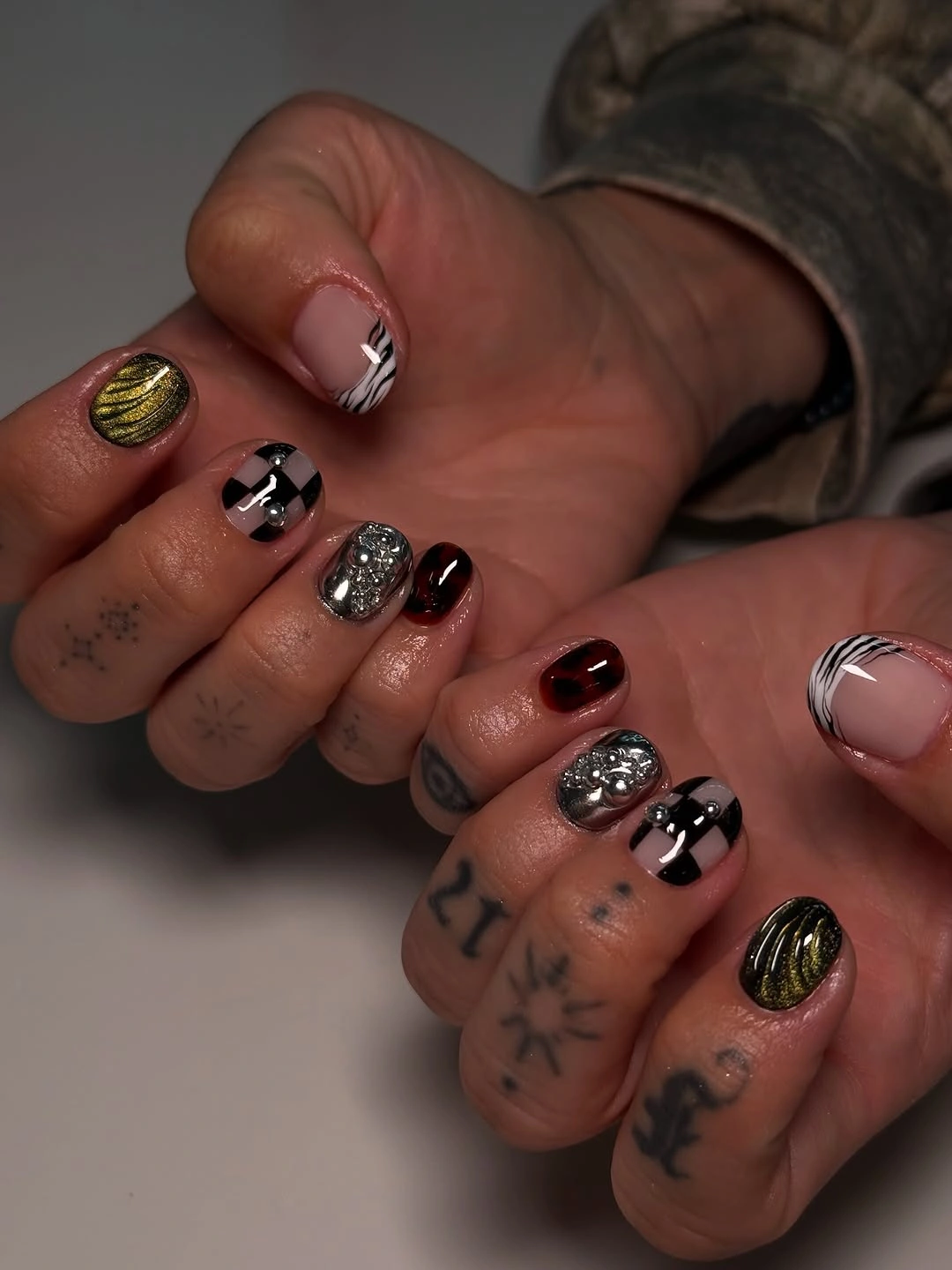 simple fall short nails Eclectic Fall Art On Short Nails