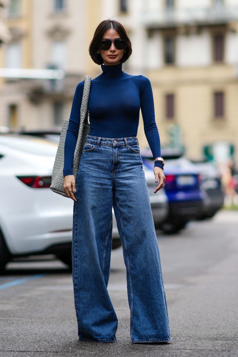 Dark Wash Ultra Wide Leg Jeans with a Fitted Turtleneck Dark Wash Ultra Wide Leg Jeans with a Fitted Turtleneck — Winter Outfits with Wide Leg Jeans