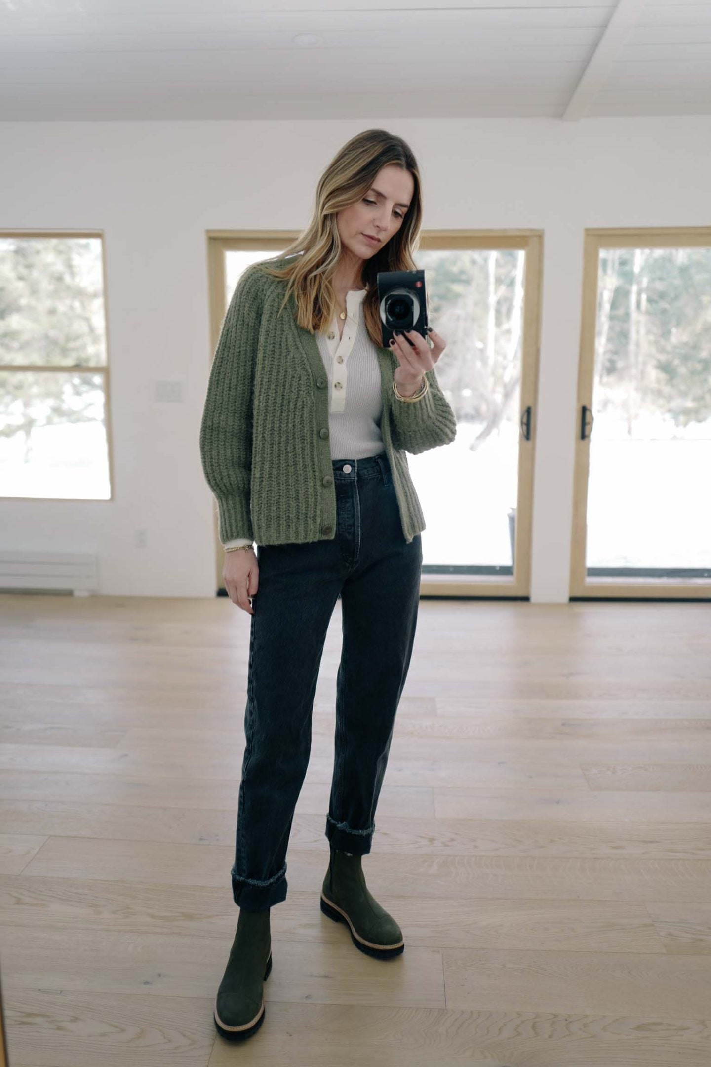Green Suede Chelsea Boots Outfit Idea Green Suede Chelsea Boots Outfit Idea — Cute Winter Outfits