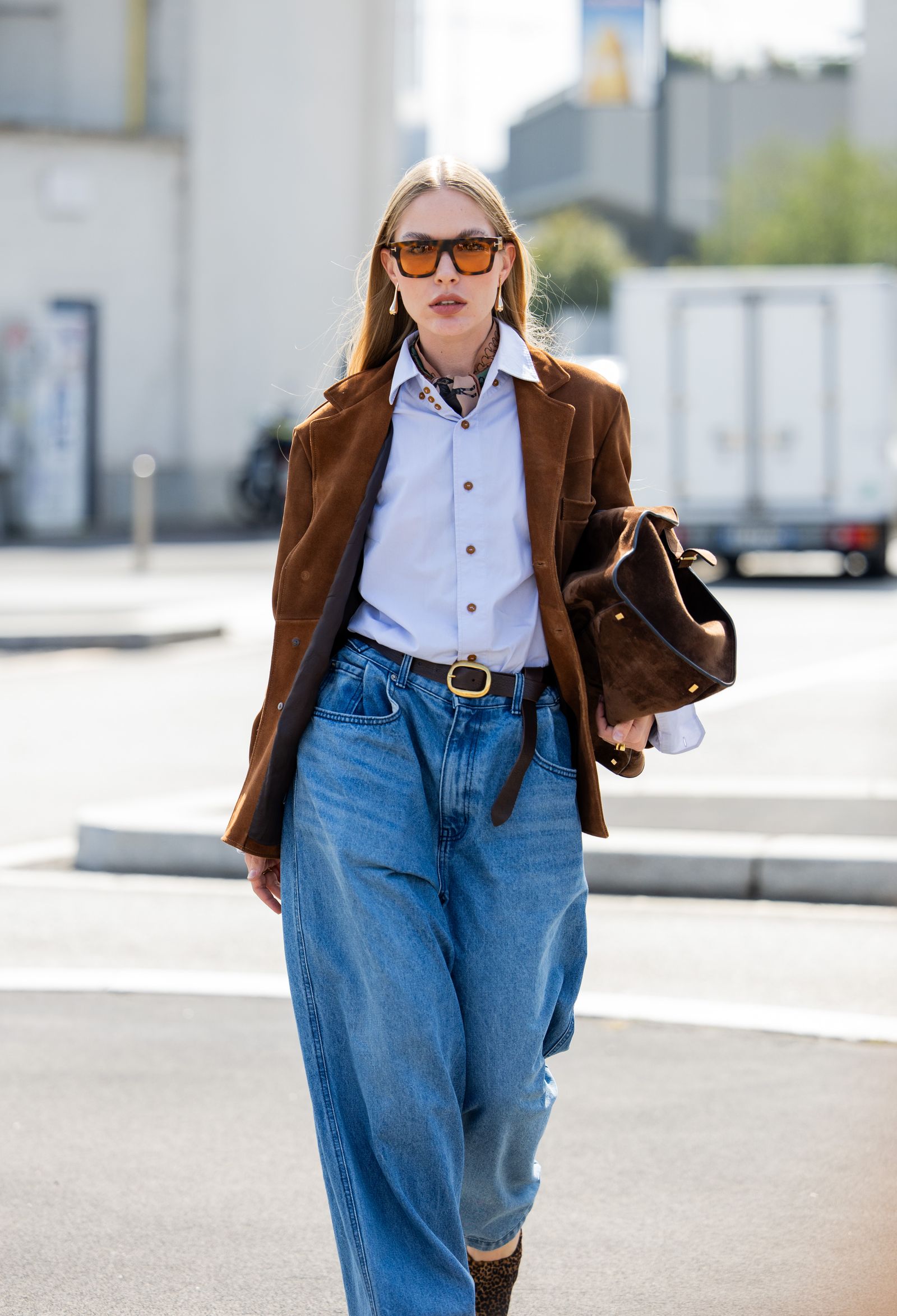 Baggy Jeans with a Suede Blazer and Leopard Boots — Winter Outfits with Jeans