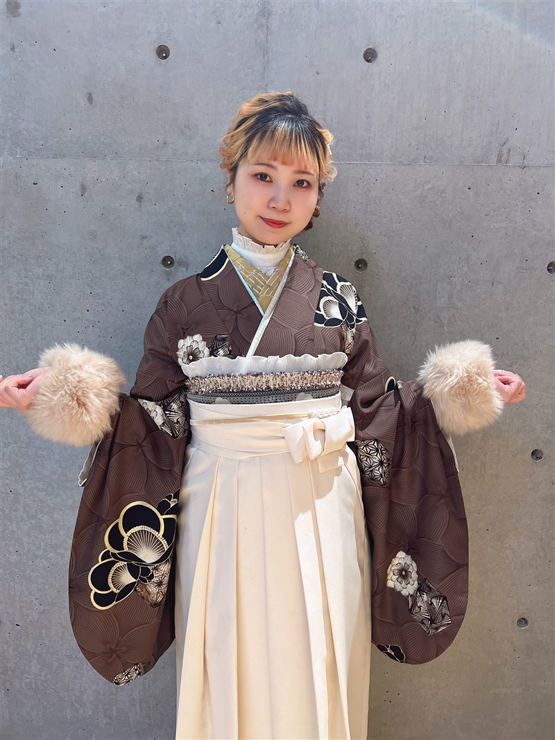 Traditional Kimono with Faux Fur Cuffs — Japan Winter Outfits