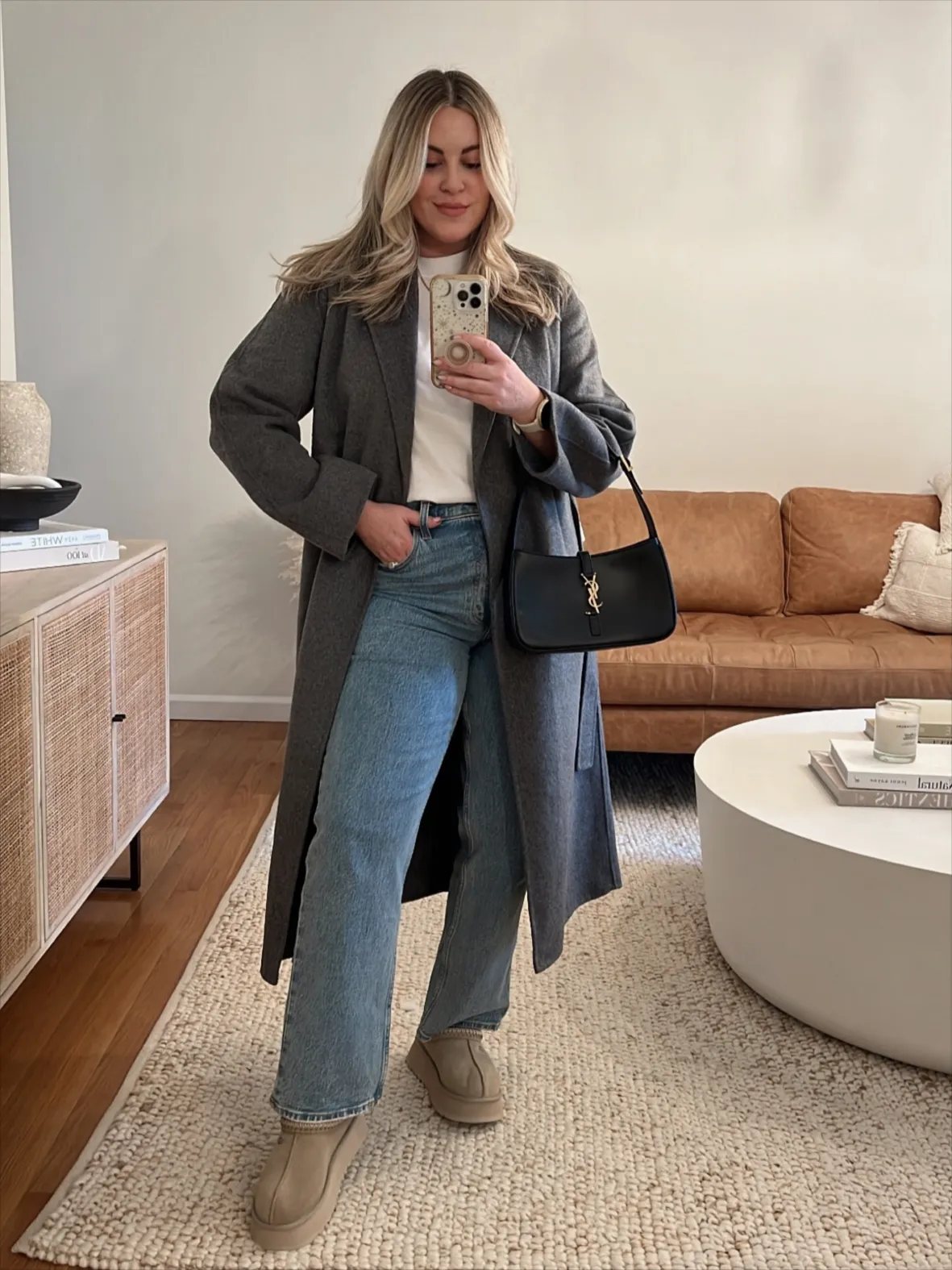 Oversized Blazer and Jeans with Beige Ugg Platform Slippers — Ugg Slippers Outfits