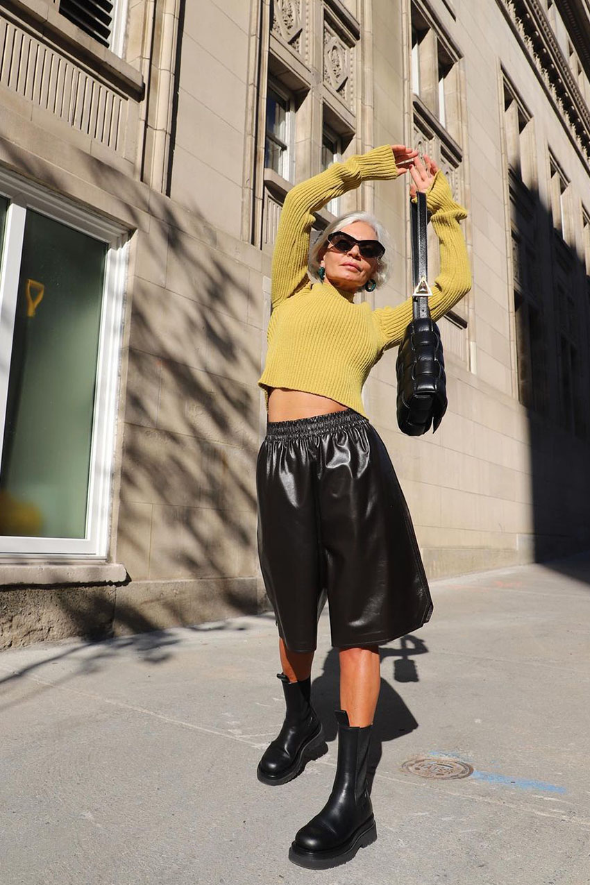 Black Chelsea Boots with Cropped Sweater and Culottes Black Chelsea Boots with Cropped Sweater and Culottes — Chelsea Boots Outfits