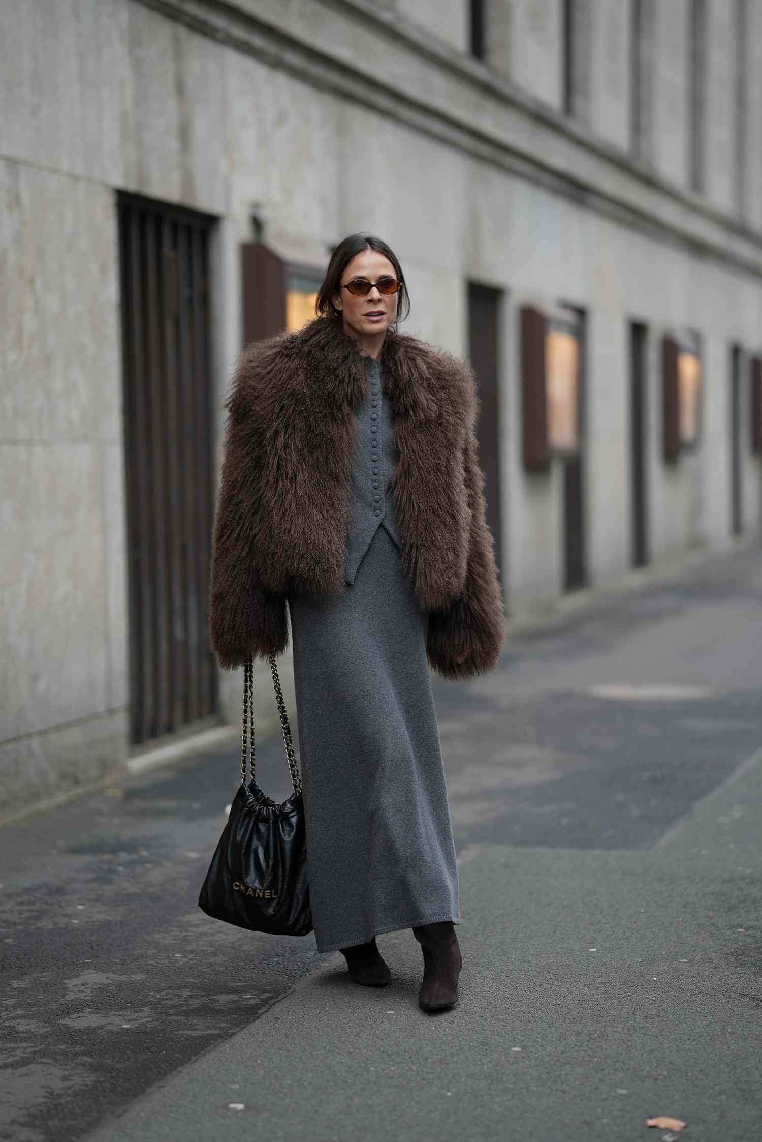 21 Winter Sweater Skirt Outfits That Are Anything But Frumpy