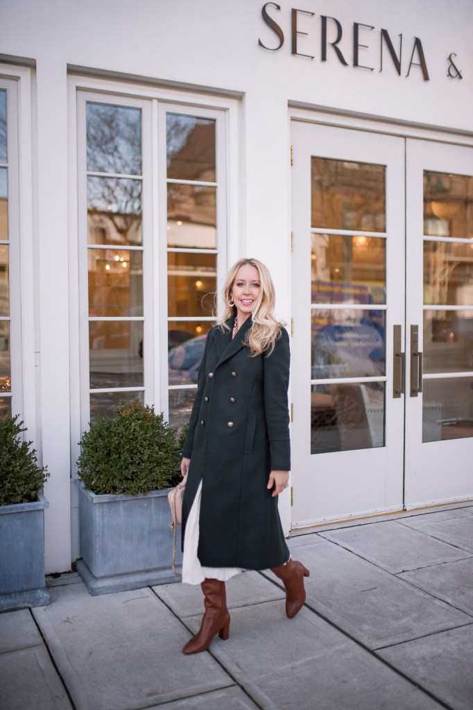 Smart Casual Dark Green Wool Coat with Midi Dress Smart Casual Dark Green Wool Coat with Midi Dress — Wool Coat Outfits