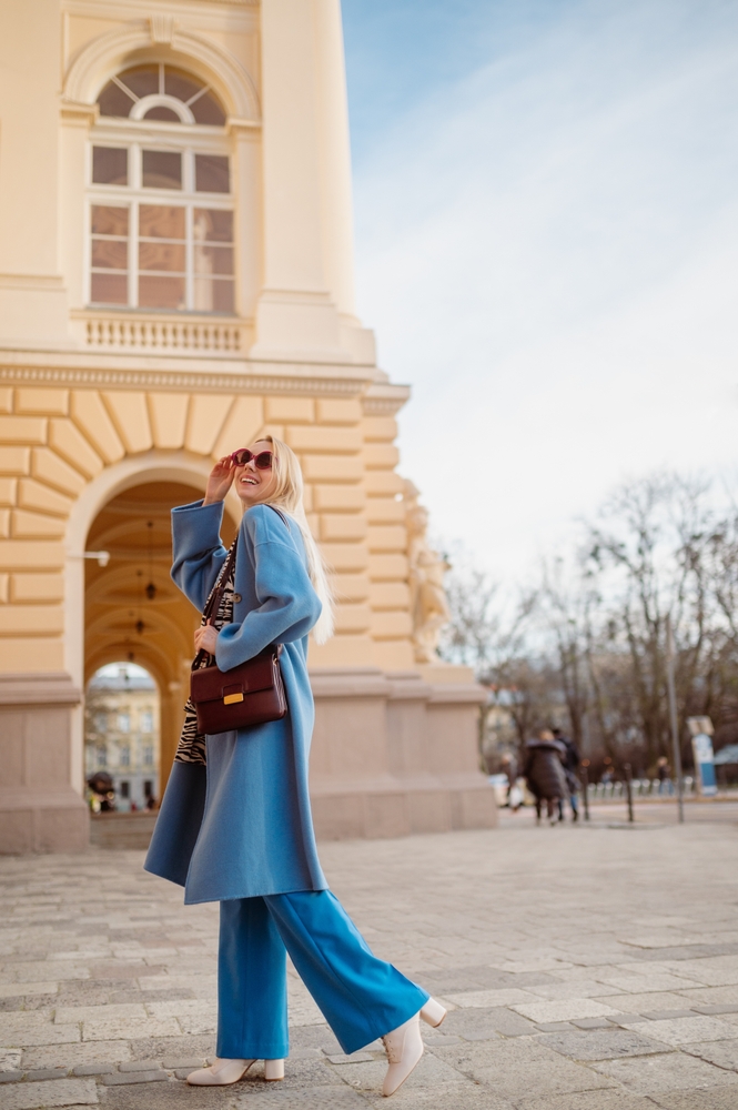Monochromatic Blue Ensemble with White Block Heels — Italy Winter Outfits