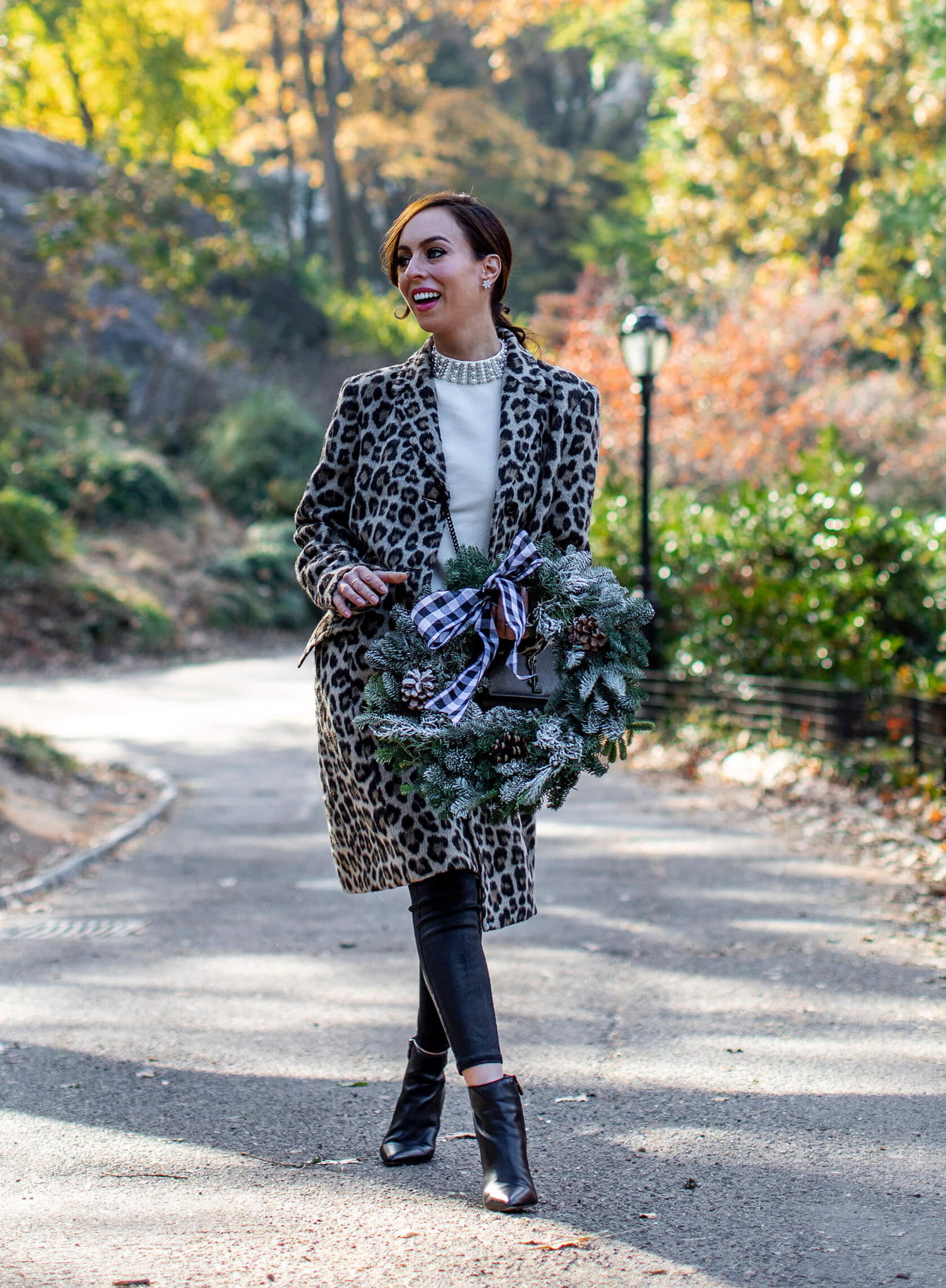 Autumnal Leopard Coat with Knit Top and Ankle Boots Autumnal Leopard Coat with Knit Top and Ankle Boots — Leopard Coat Outfits