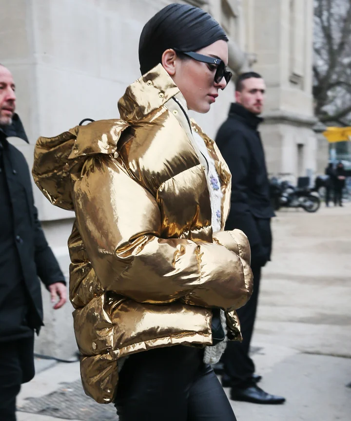 Metallic Gold Cropped Puffer Jacket with Patterned Top and Sunglasses Metallic Gold Cropped Puffer Jacket with Patterned Top and Sunglasses — Winter Puffer Jacket Outfits