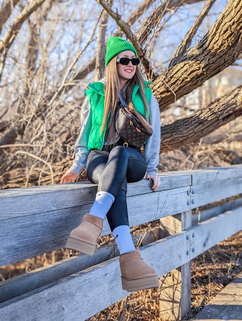 How To Style Ugg Platform Ultra Mini Boots (Plus Dupes) - The Travelin' Gal