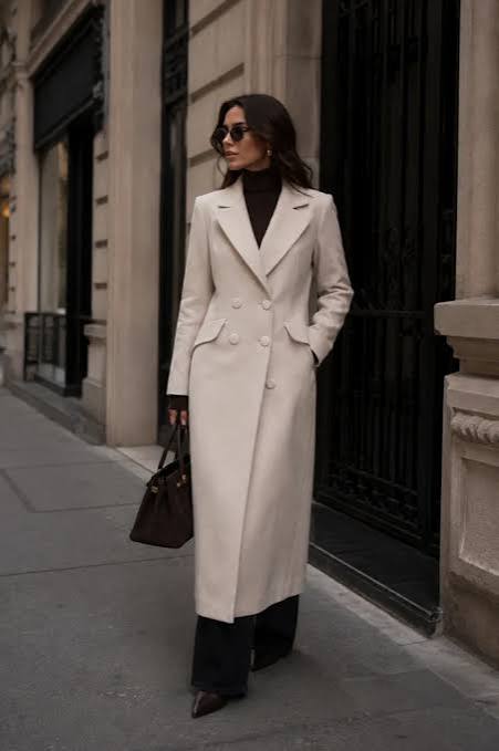 Sophisticated Long Cream Coat for City Exploration — Europe Winter Outfits