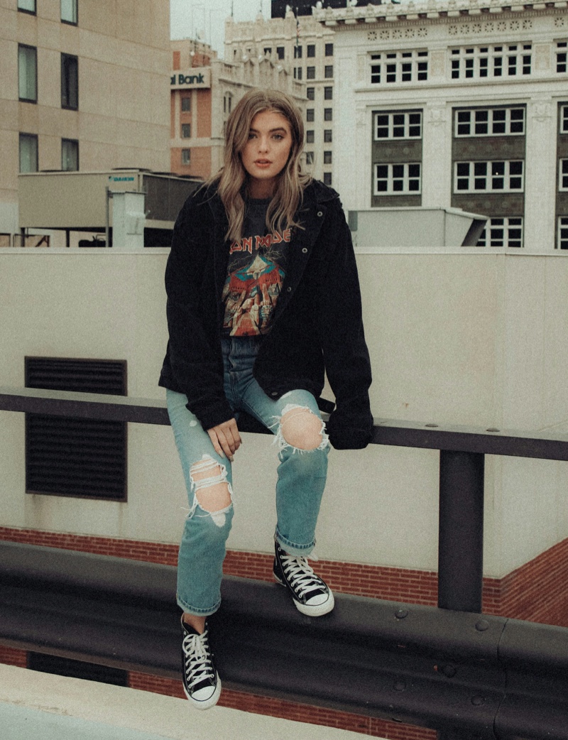 Graphic Tee and Ripped Jeans with a Casual Jacket — Grunge Winter Outfits