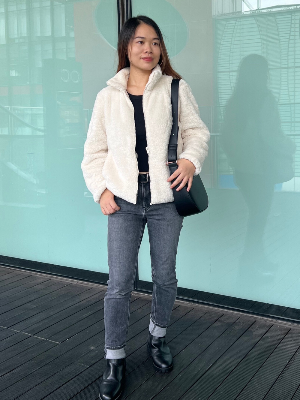 Cream Fleece Jacket with Slim Jeans and Boots Cream Fleece Jacket with Slim Jeans and Boots — Fleece Jacket Outfits