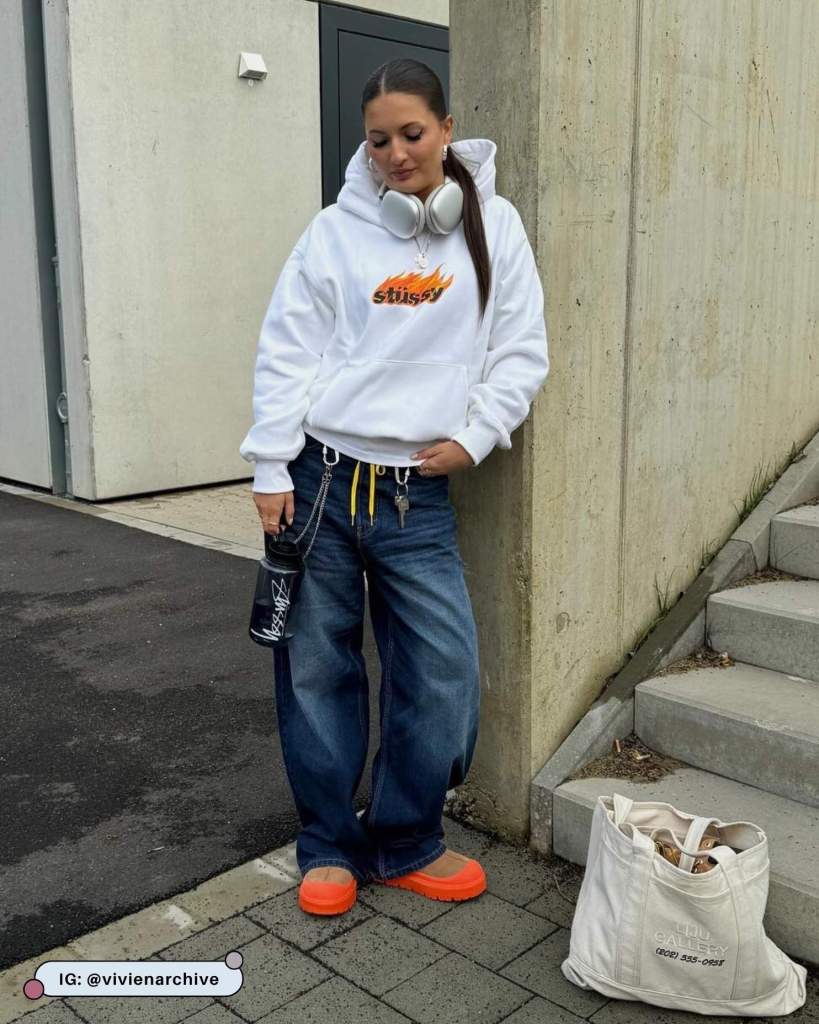 Graphic Hoodie with Wide-Leg Jeans and Flats Graphic Hoodie with Wide-Leg Jeans and Flats — Hoodie Outfits
