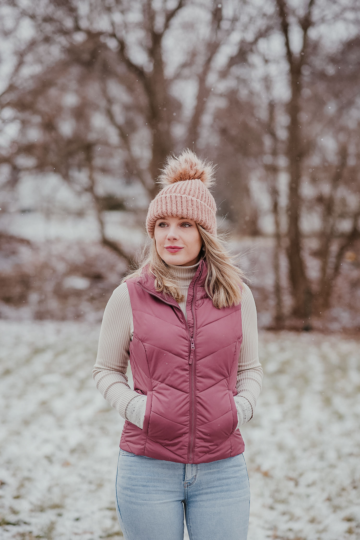 Dusty Rose Puffer Vest for a Cozy Winter Look Dusty Rose Puffer Vest for a Cozy Winter Look — Puffer Vest Outfits