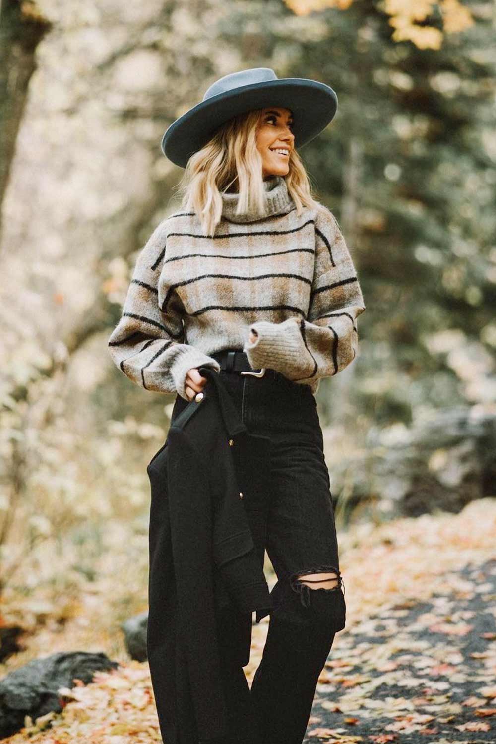 Black Ripped Jeans Outfit Idea Black Ripped Jeans Outfit Idea — Sweater Outfits