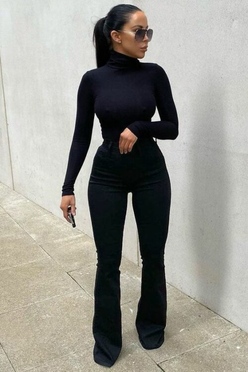 Monochromatic Edge: Black Turtleneck with Flared Trousers Monochromatic Edge: Black Turtleneck with Flared Trousers — Turtleneck Outfits