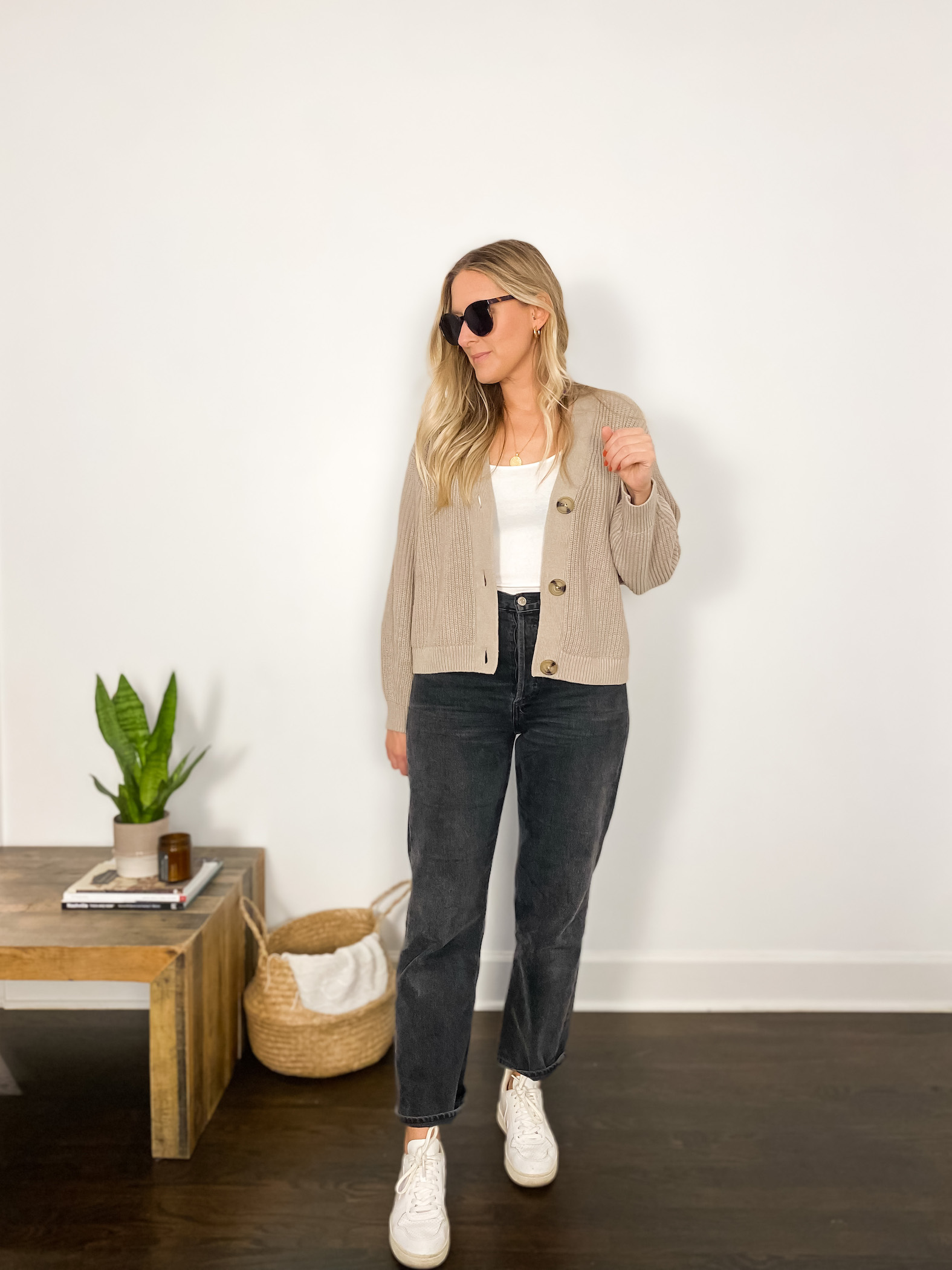 Casual Comfort: Knit Cardigan and Jeans with Sneakers Casual Comfort: Knit Cardigan and Jeans with Sneakers — Winter Outfits with Sneakers