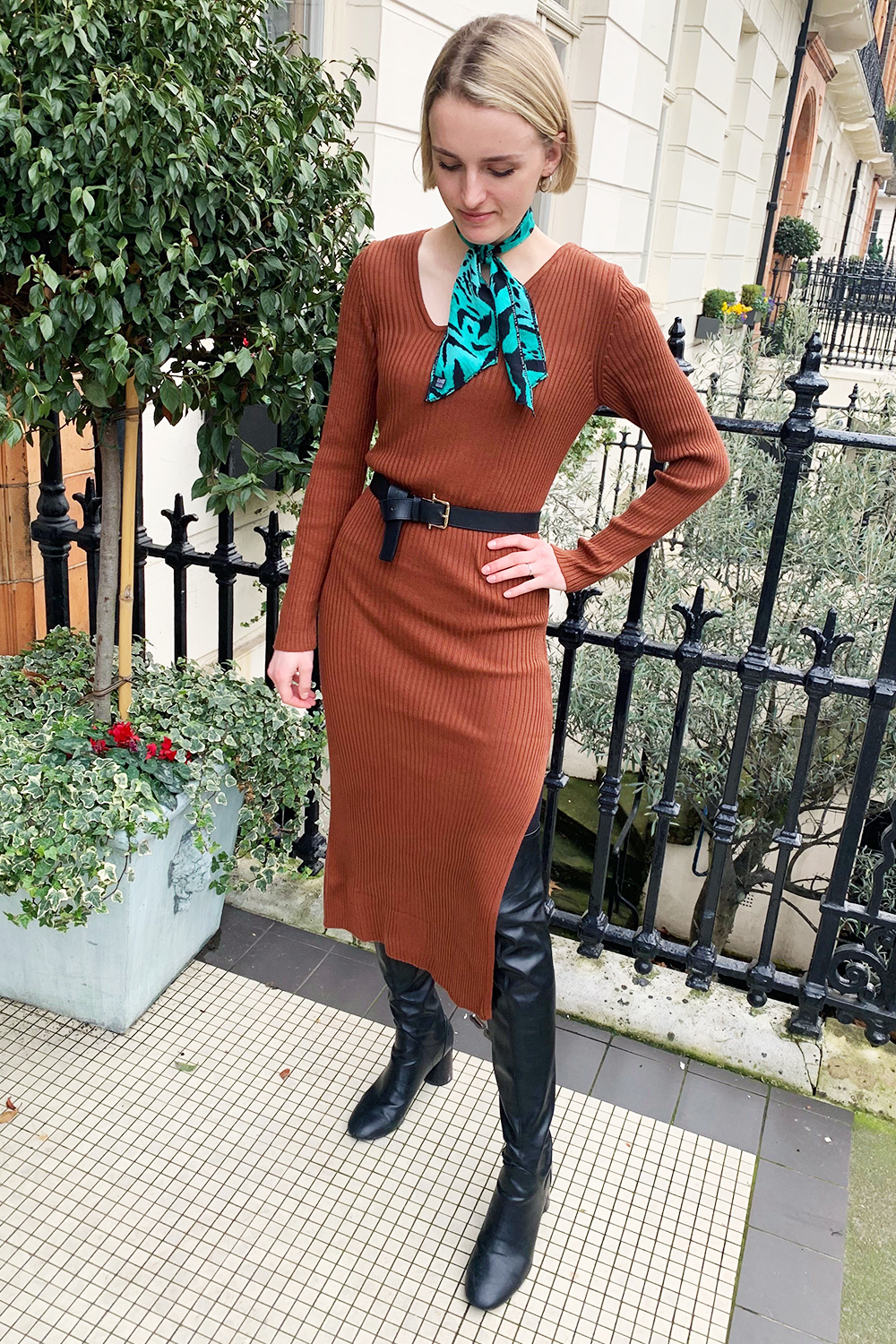 Rust-Colored Ribbed Knit Sweater Dress Outfit Idea Rust-Colored Ribbed Knit Sweater Dress Outfit Idea — Sweater Dress Outfits