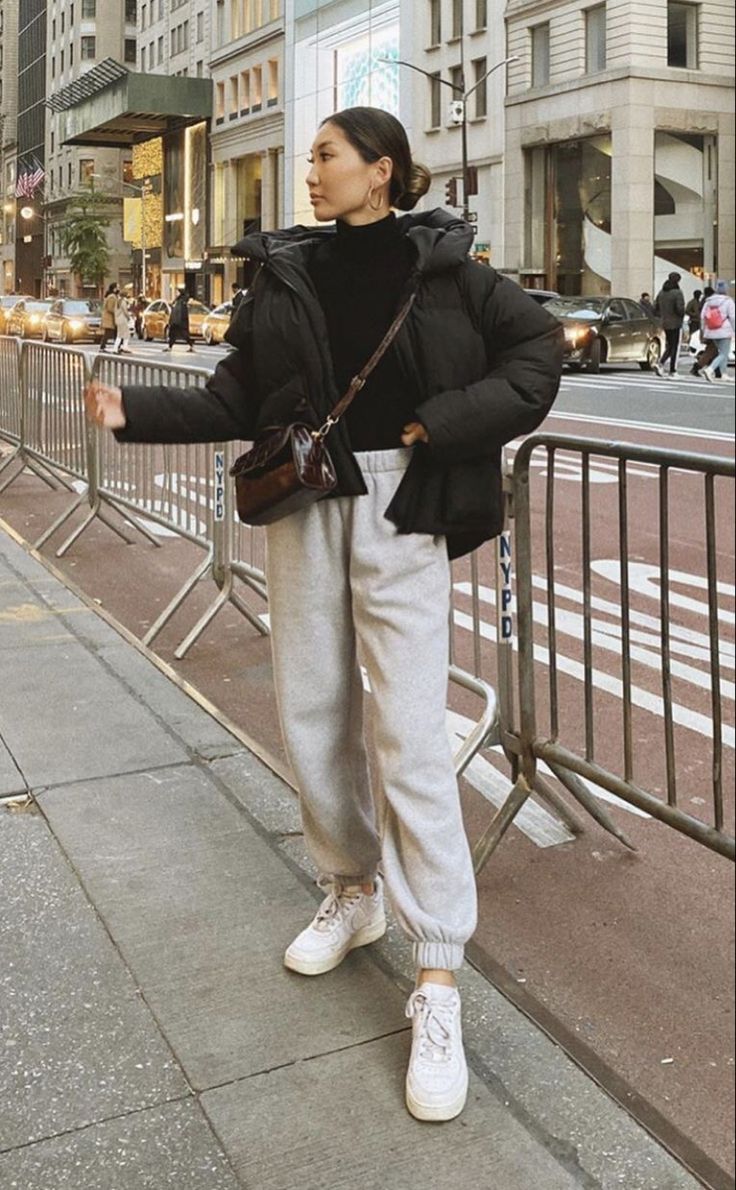 Monochromatic Base: Black Turtleneck and Puffer with Grey Sweatpants — Baddie Winter Outfits