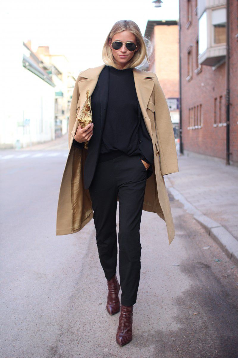 Dark Brown Pointed-Toe Ankle Boots Outfit Idea Dark Brown Pointed-Toe Ankle Boots Outfit Idea — Camel Coat Outfits