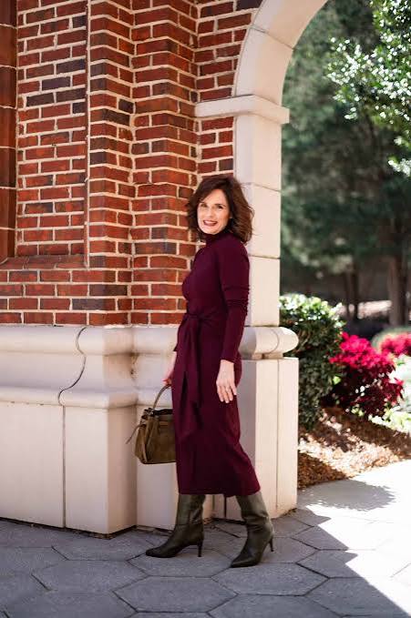 Dark Green Pointed-Toe Boots Outfit Idea Dark Green Pointed-Toe Boots Outfit Idea — Sweater Dress Outfits