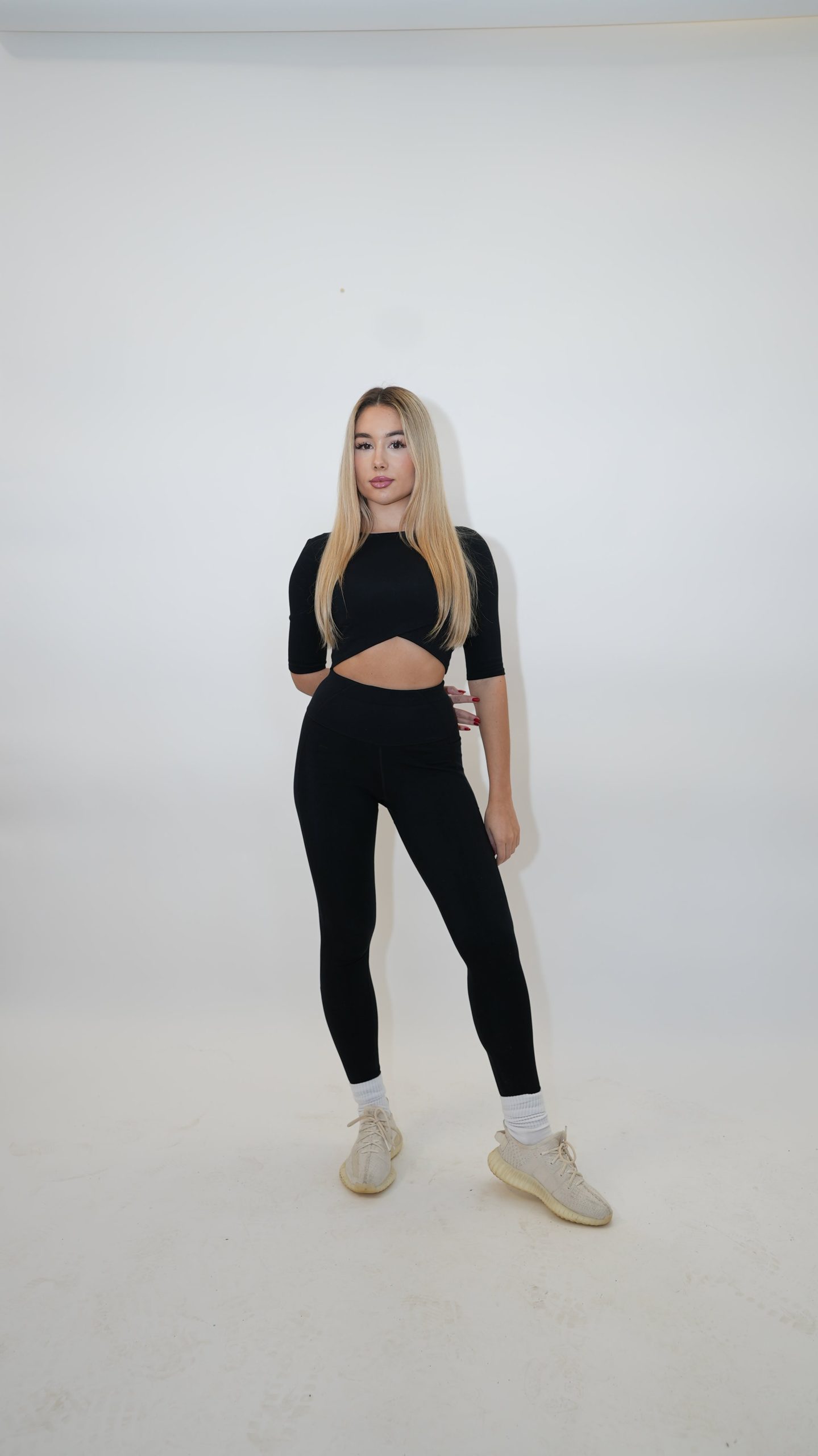Matching Black Set for a Sleek Workout — Winter Workout Outfits