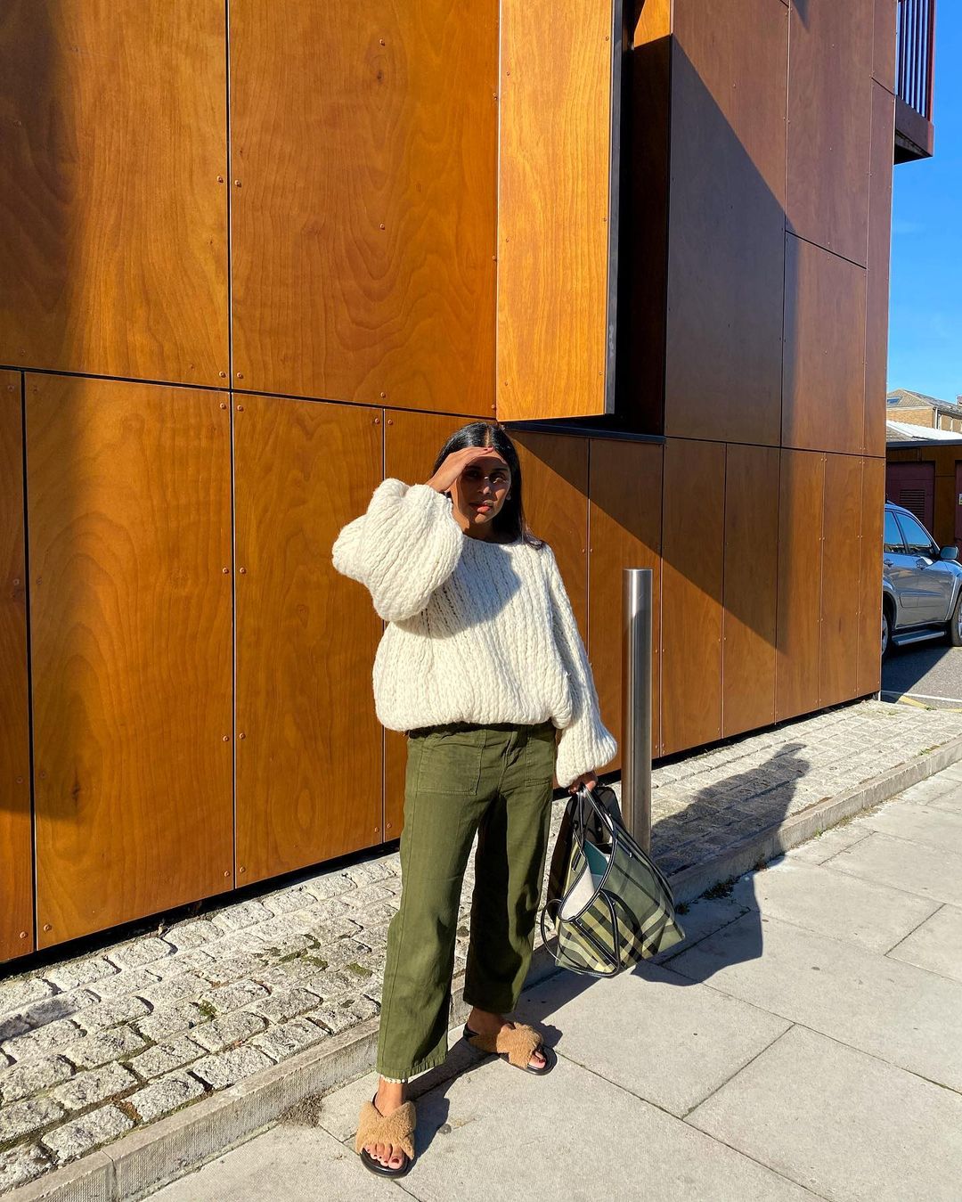 Cream Chunky Knit Sweater with Olive Wide-Leg Pants — Oversized Sweater Outfits