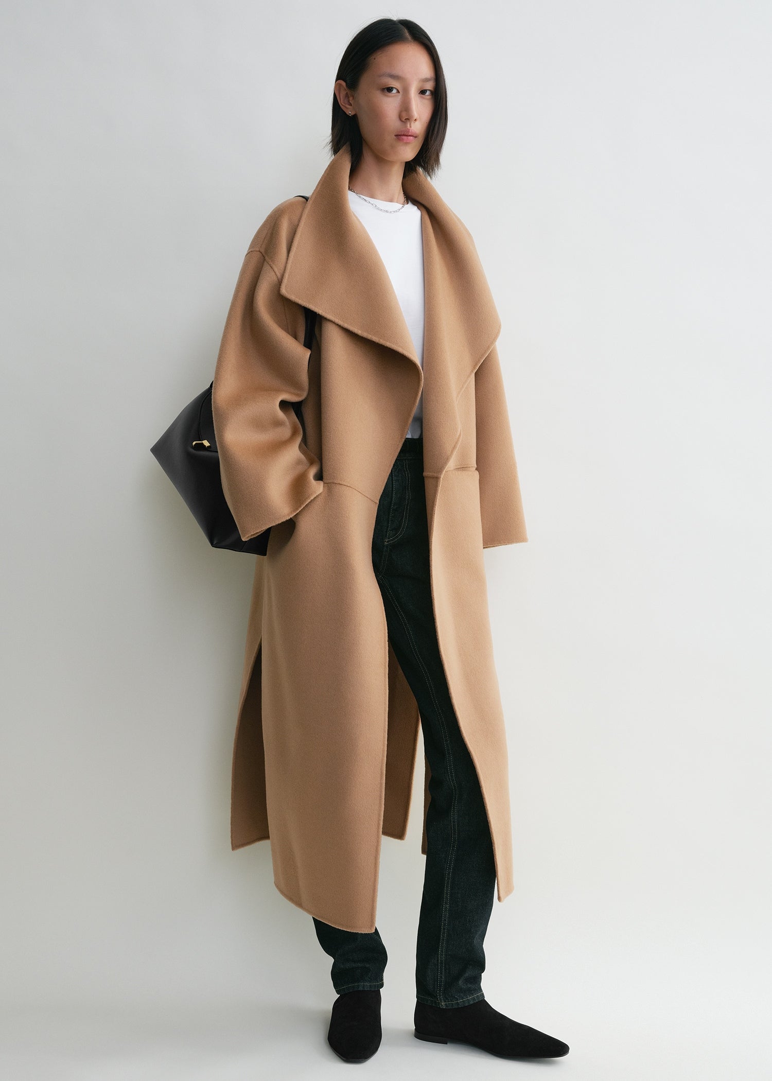 Fashion-Forward Casual Outfit Idea Fashion-Forward Casual Outfit Idea — Camel Coat Outfits
